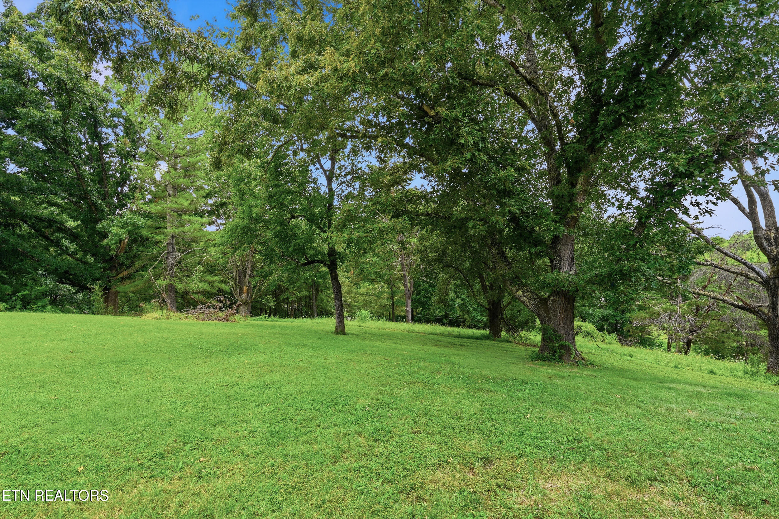 2806 Suncrest Road Pigeon Forge TN 37863