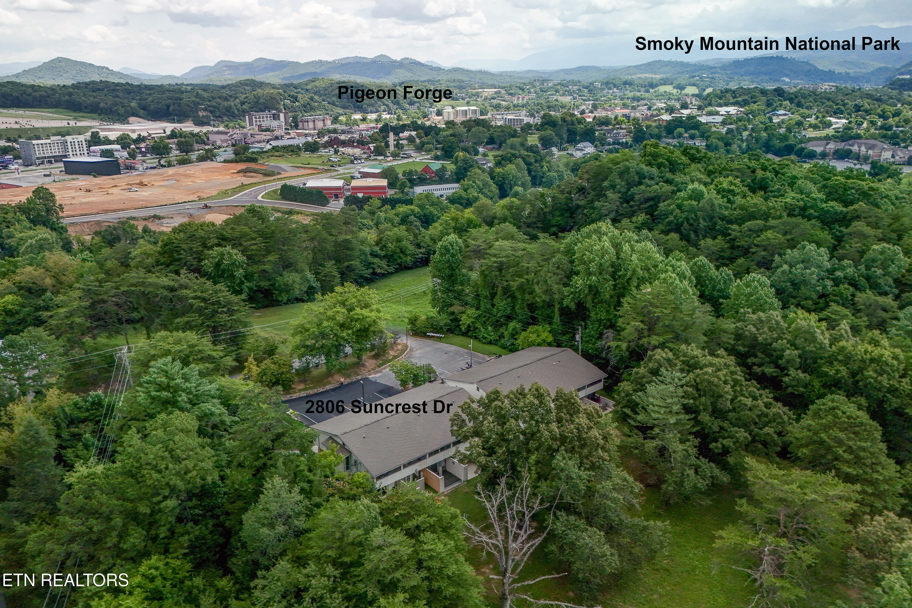 2806 Suncrest Road Pigeon Forge TN 37863