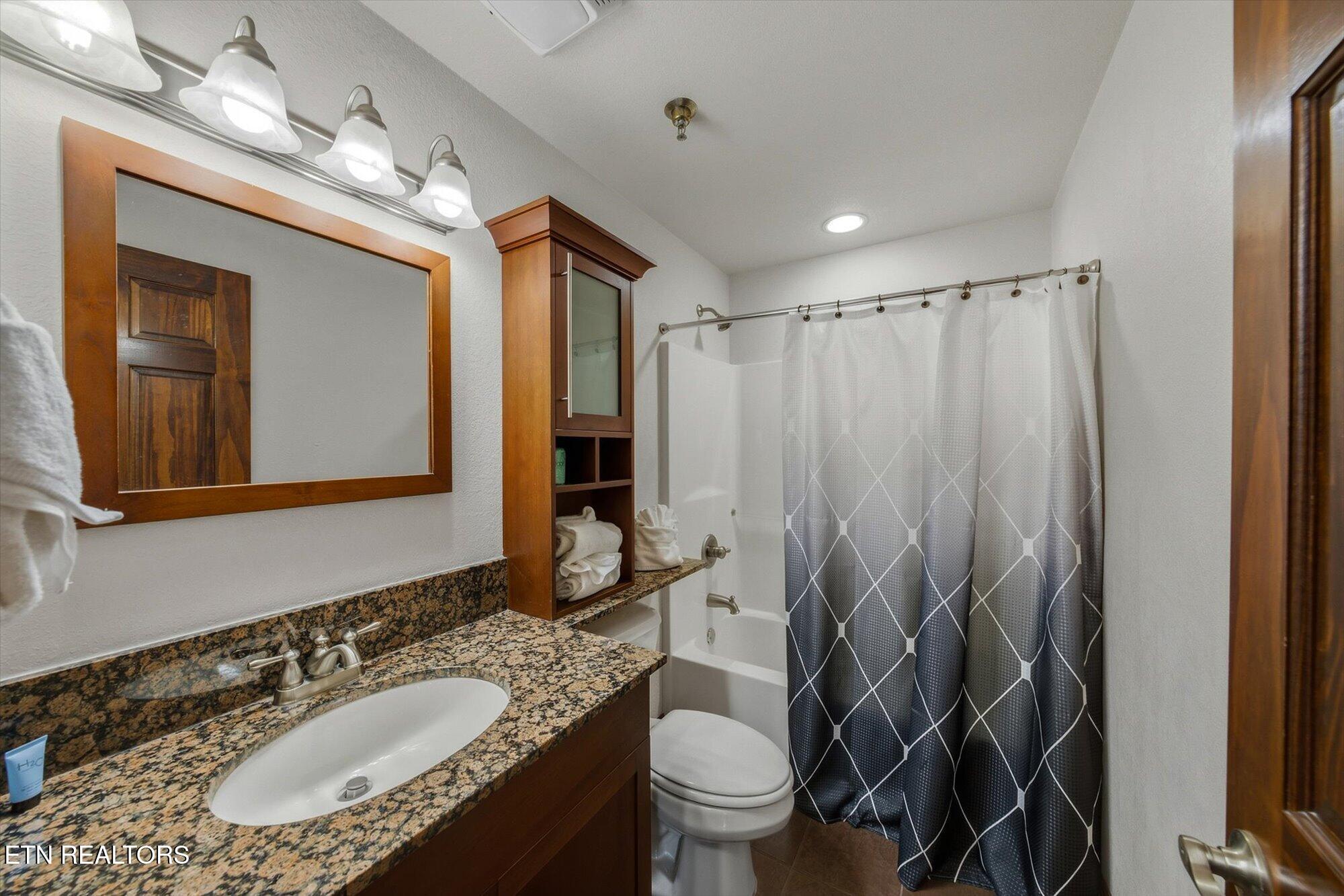 410 Big Bear Way Pigeon Forge TN 37863