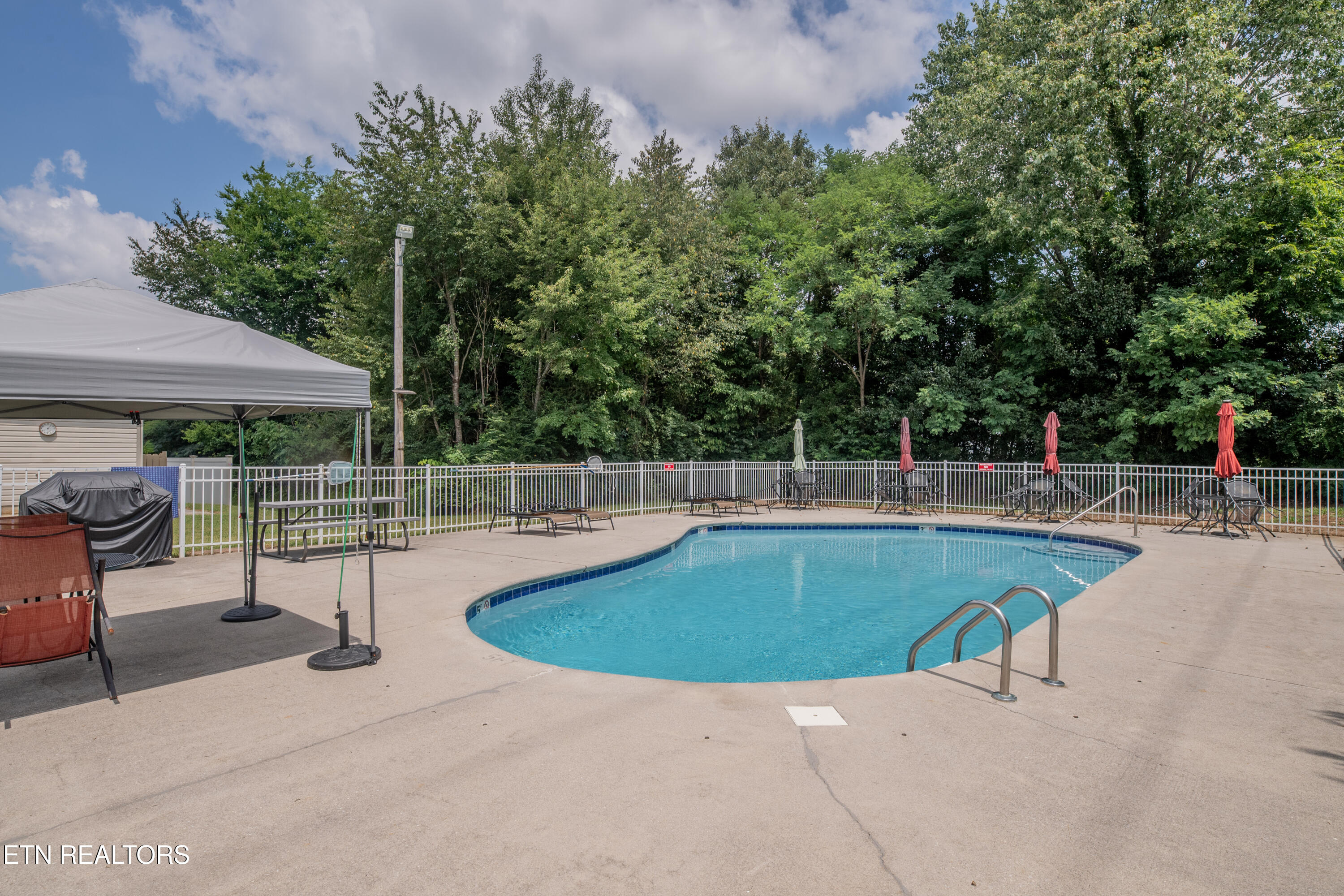 556 Ravenwood Drive Maryville TN 37801