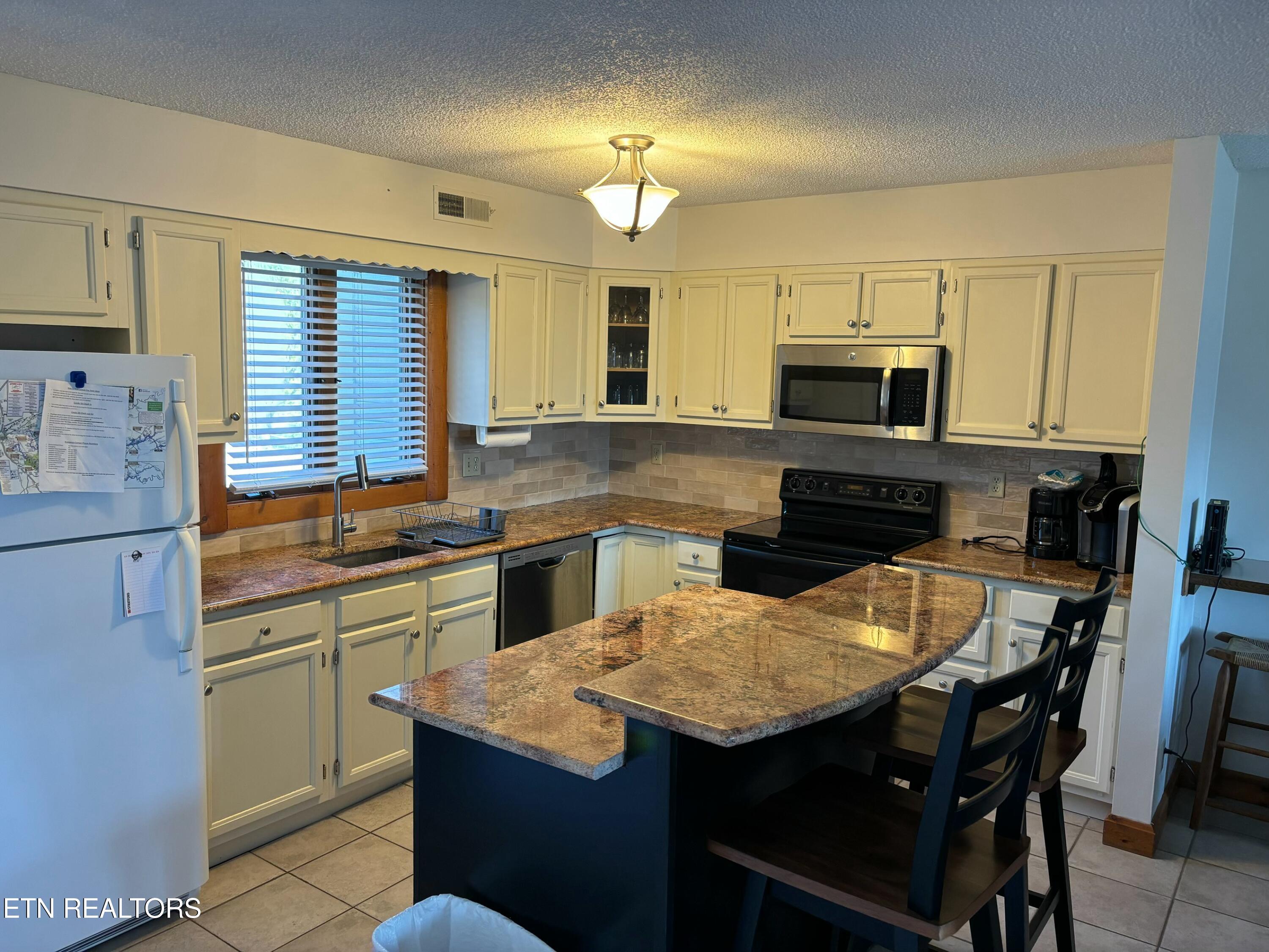 148 Deer Trot Lafollette TN 37766