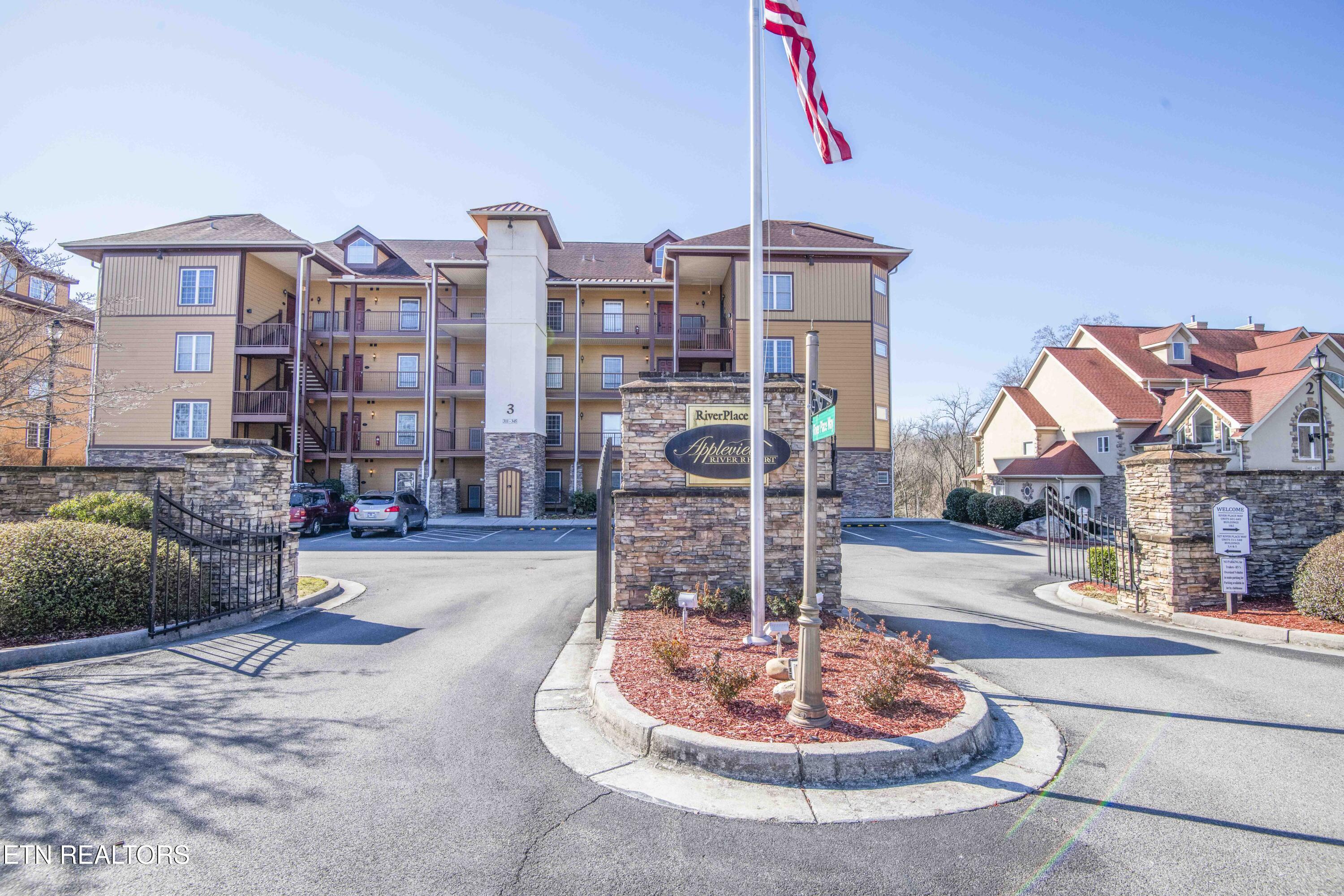 527 River Place Way Sevierville TN 37862