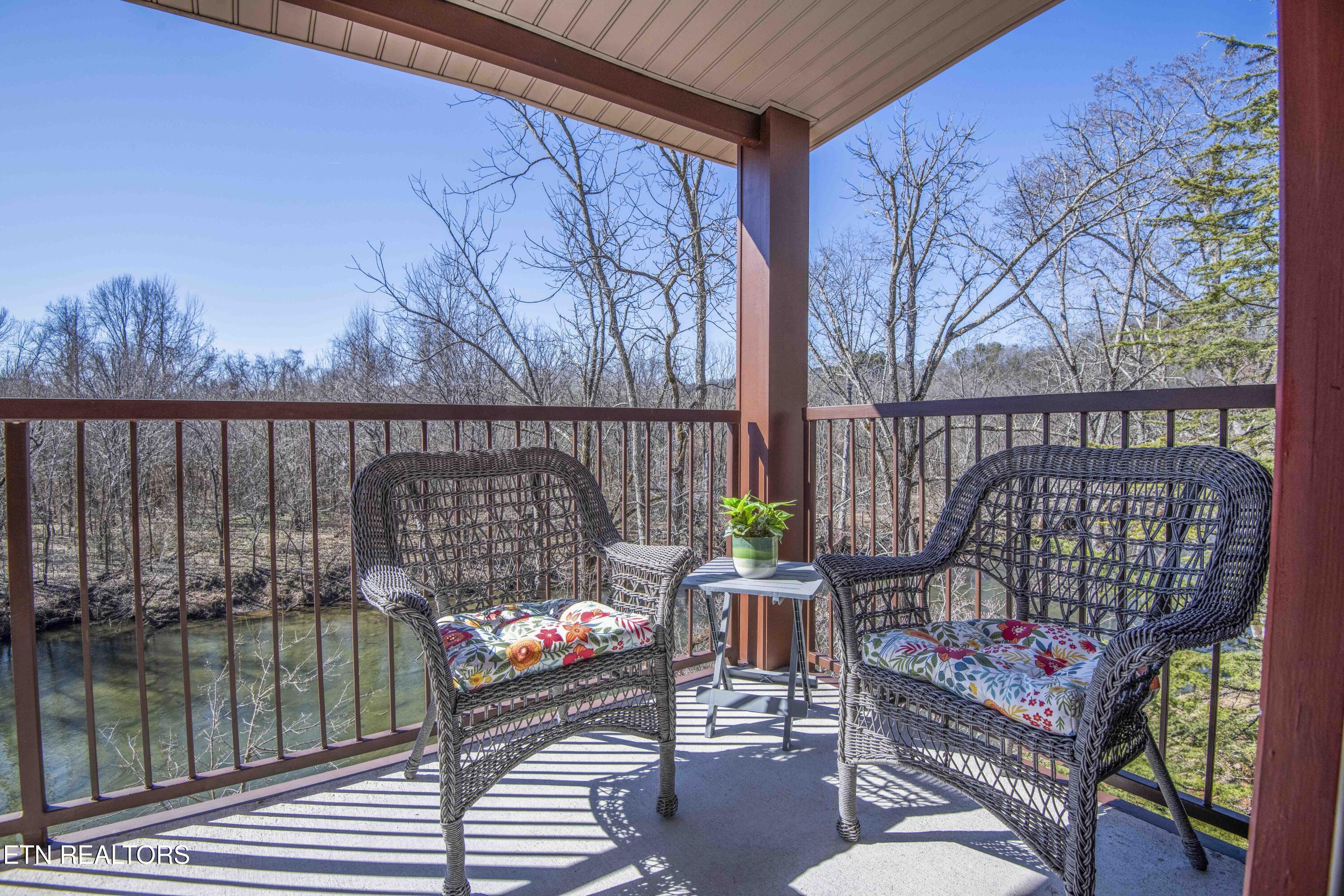 527 River Place Way Sevierville TN 37862