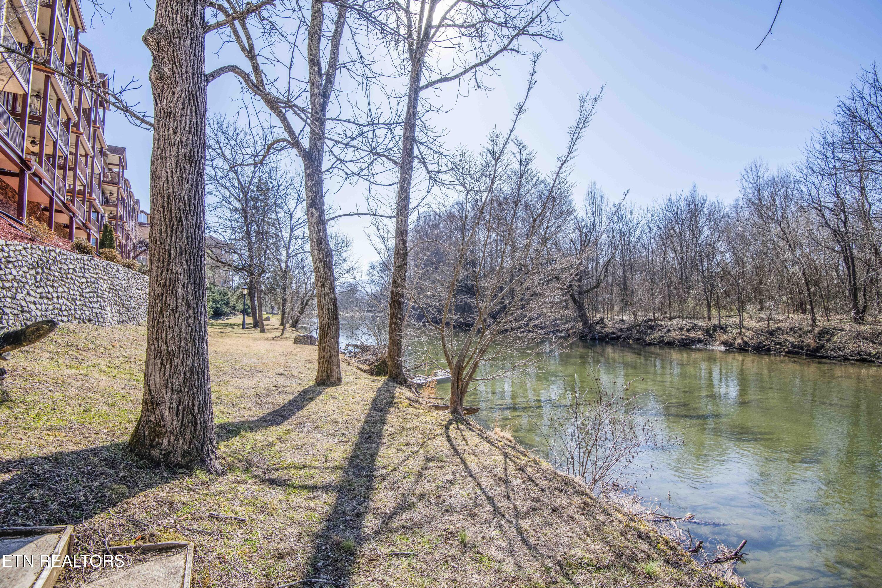 527 River Place Way Sevierville TN 37862