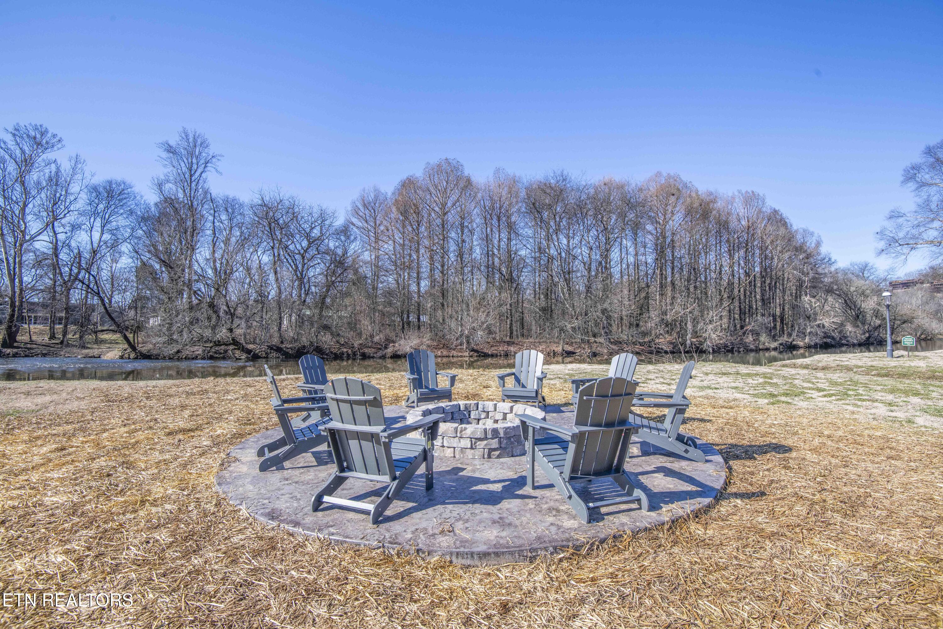 527 River Place Way Sevierville TN 37862