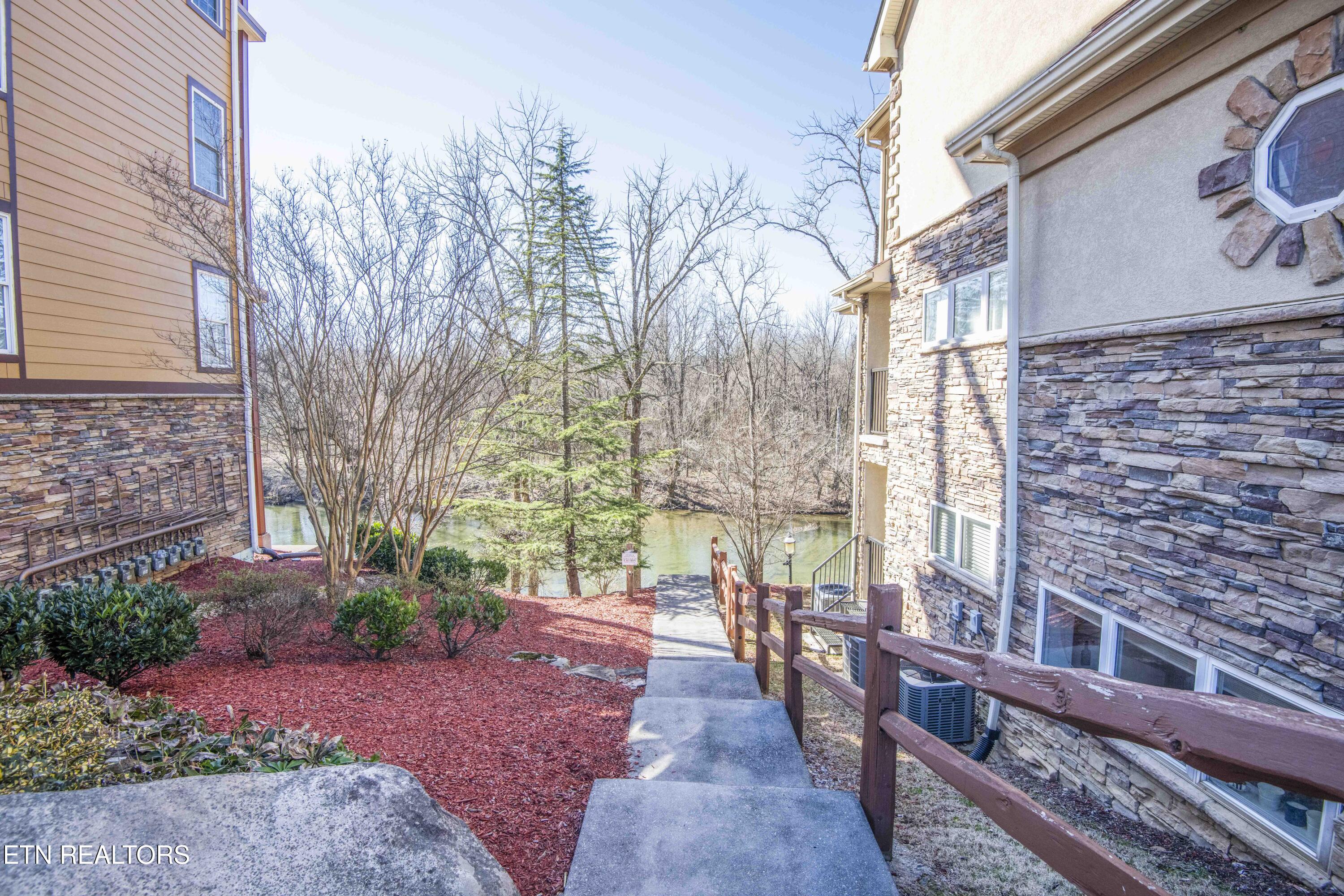 527 River Place Way Sevierville TN 37862