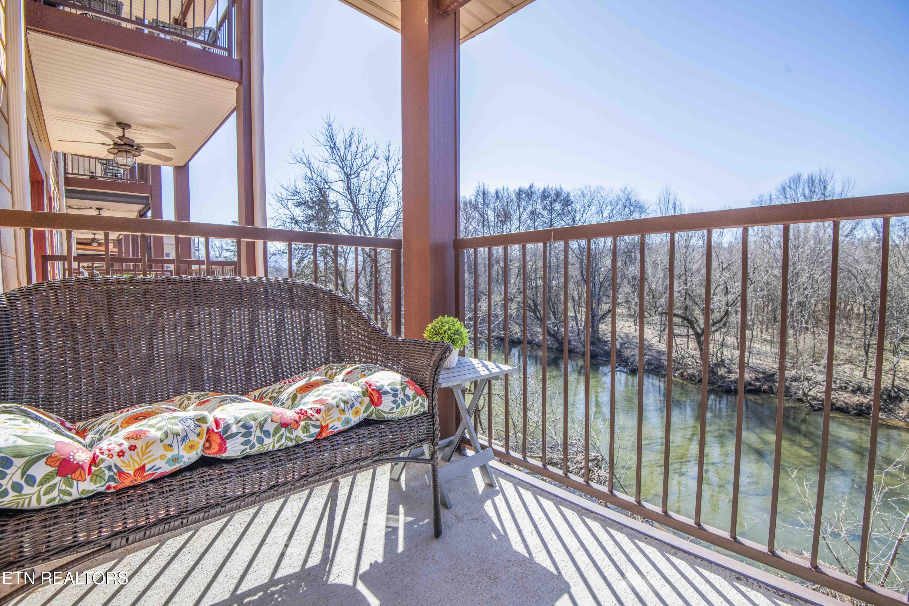 527 River Place Way Sevierville TN 37862
