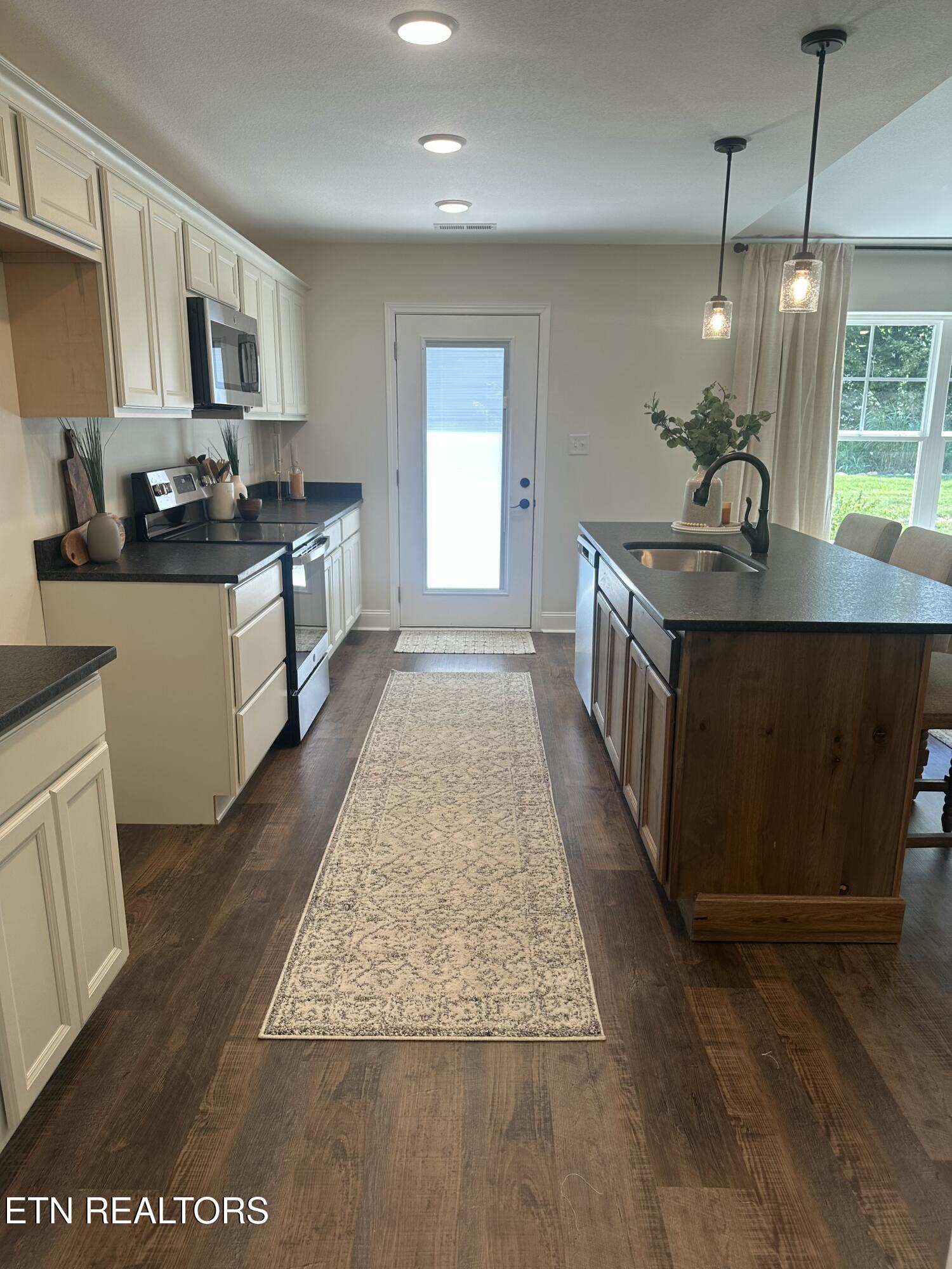 626 Snowflower Circle Pigeon Forge TN 37863