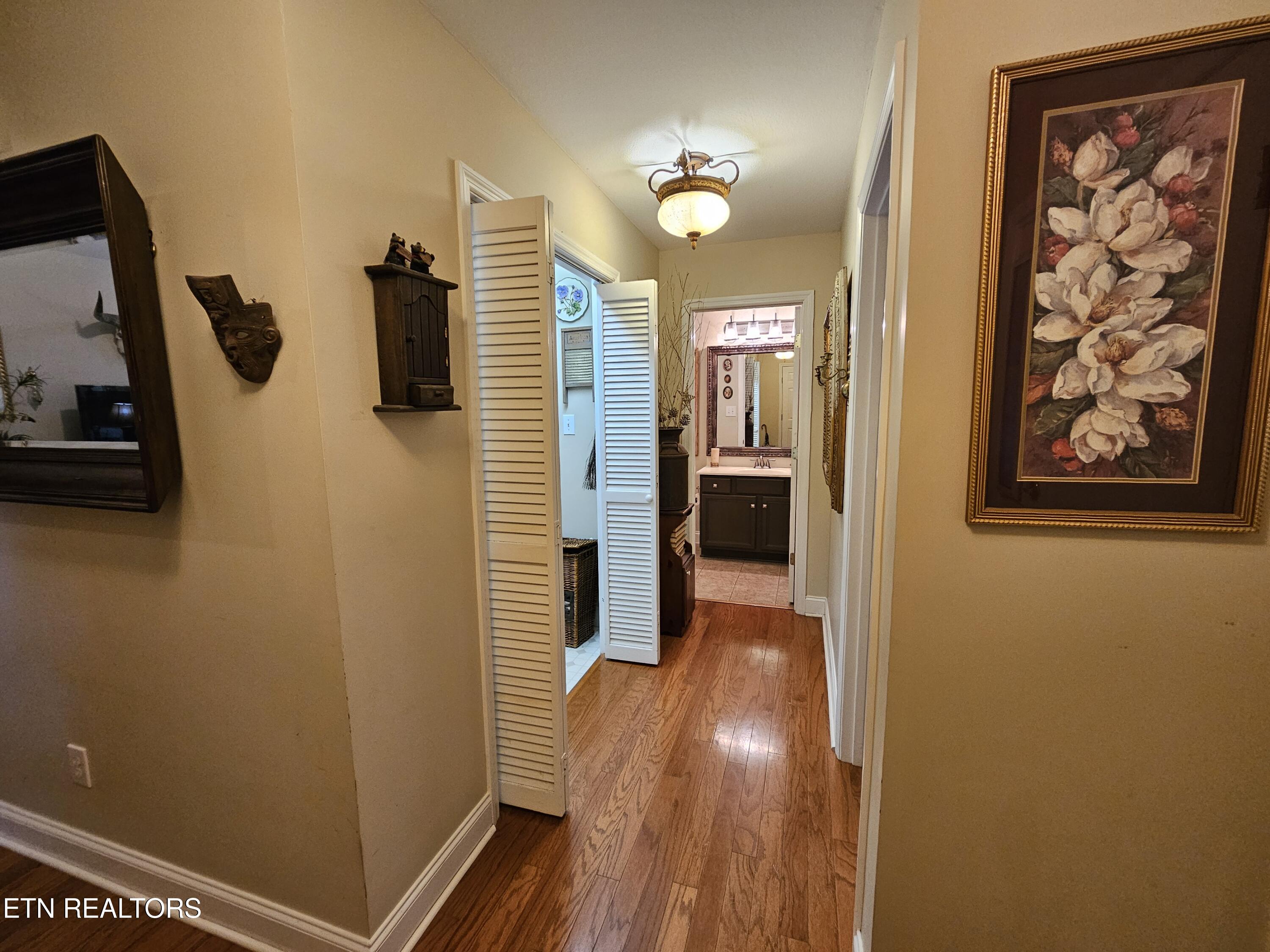 2733 Knob Creek Lane Knoxville TN 37912