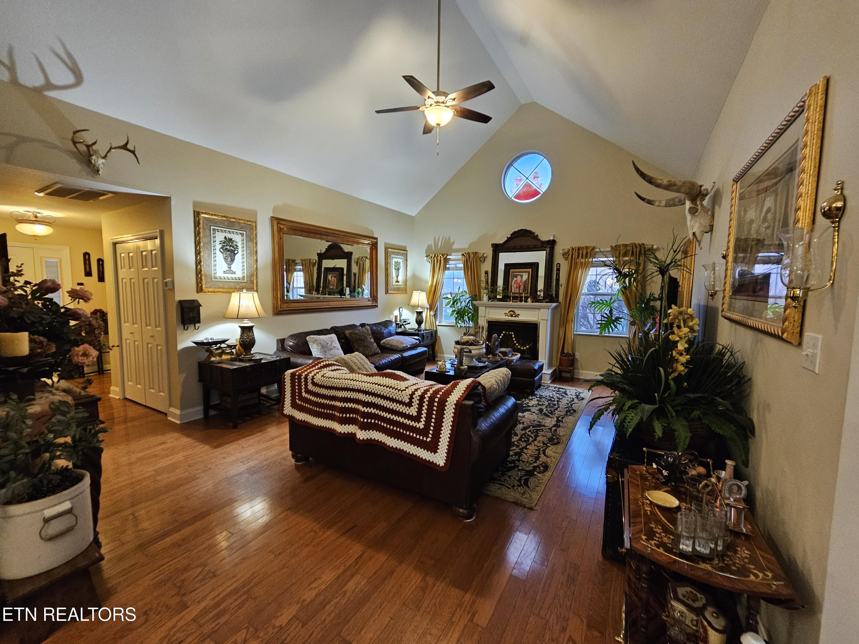 2733 Knob Creek Lane Knoxville TN 37912