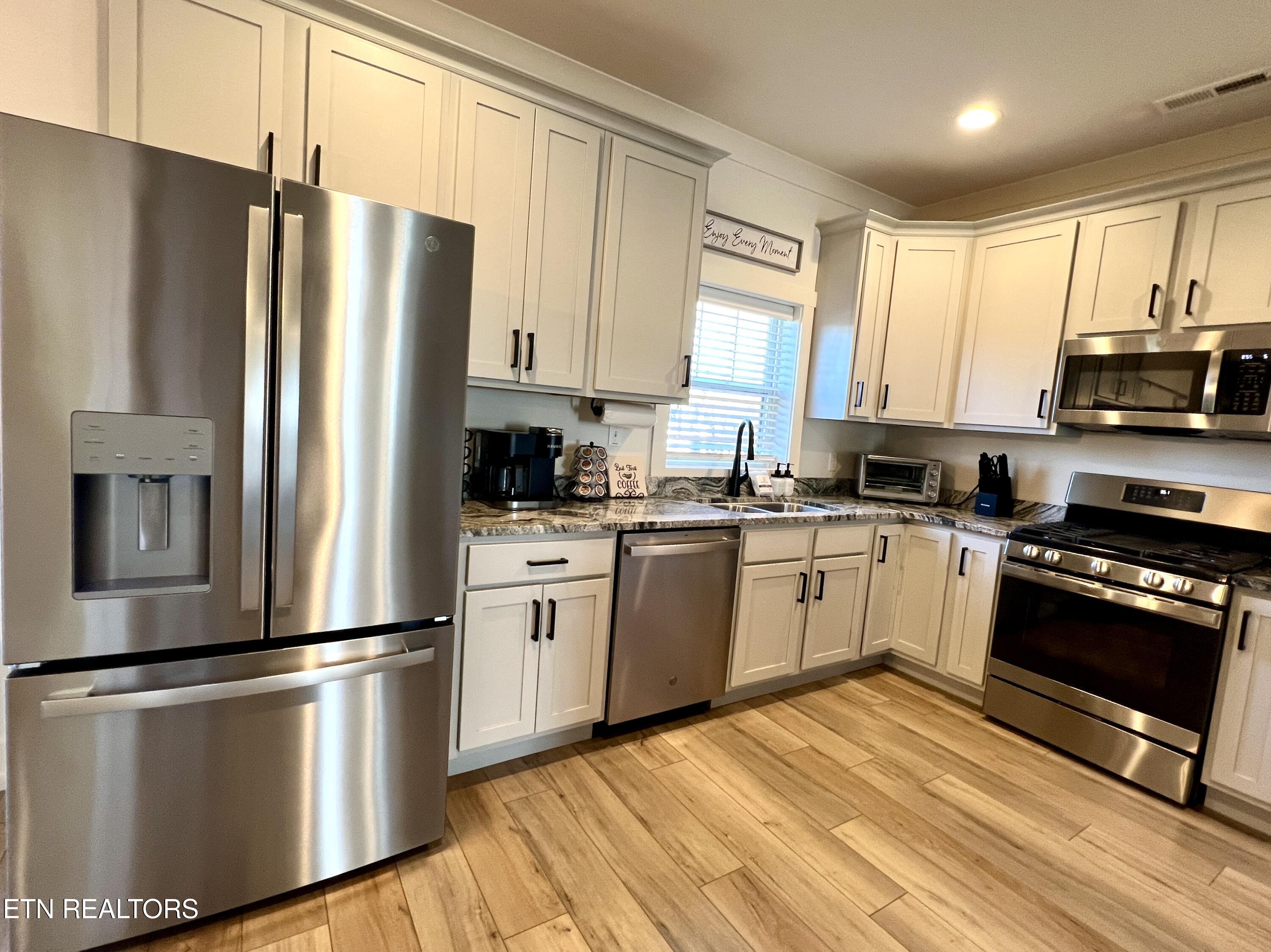 414 Fleeta Williams Way Pigeon Forge TN 37862