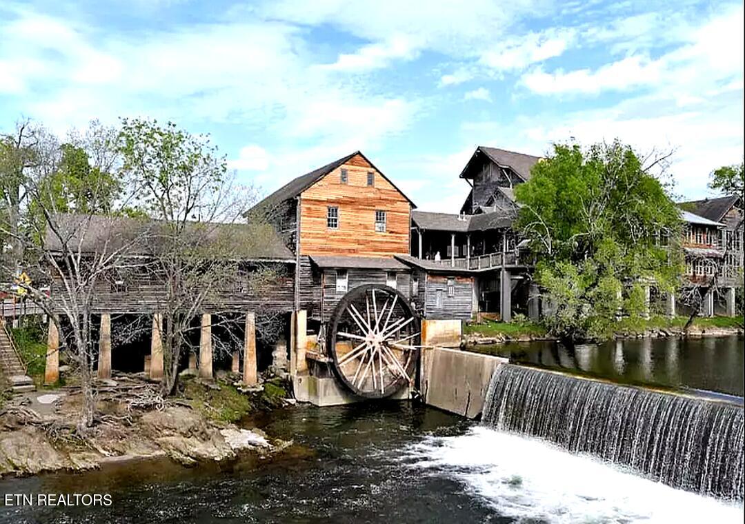215 Woliss Lane Gatlinburg TN 37738