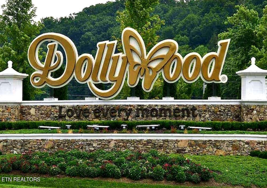 215 Woliss Lane Gatlinburg TN 37738
