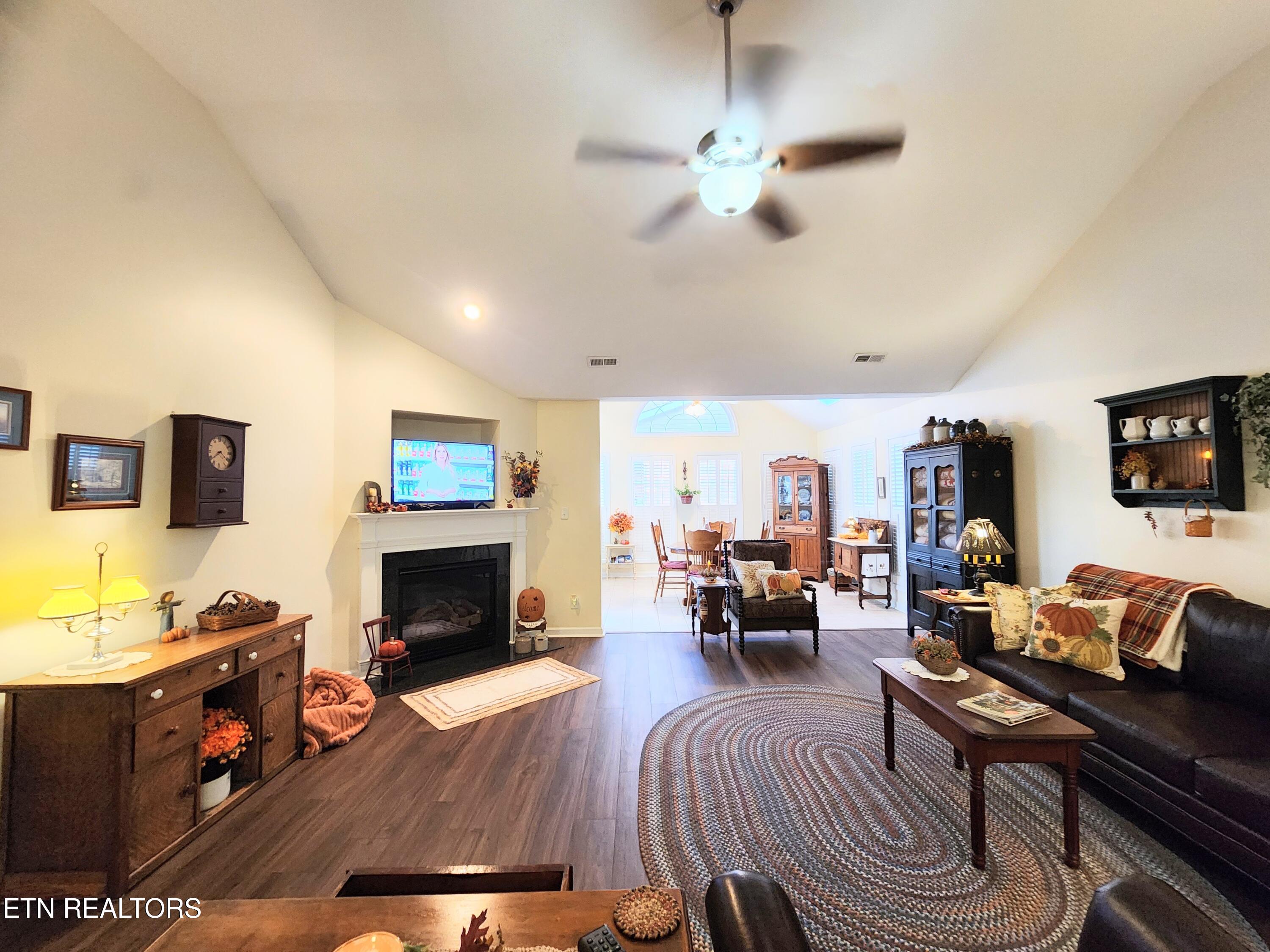 7038 Winter Oaks Way Knoxville TN 37918