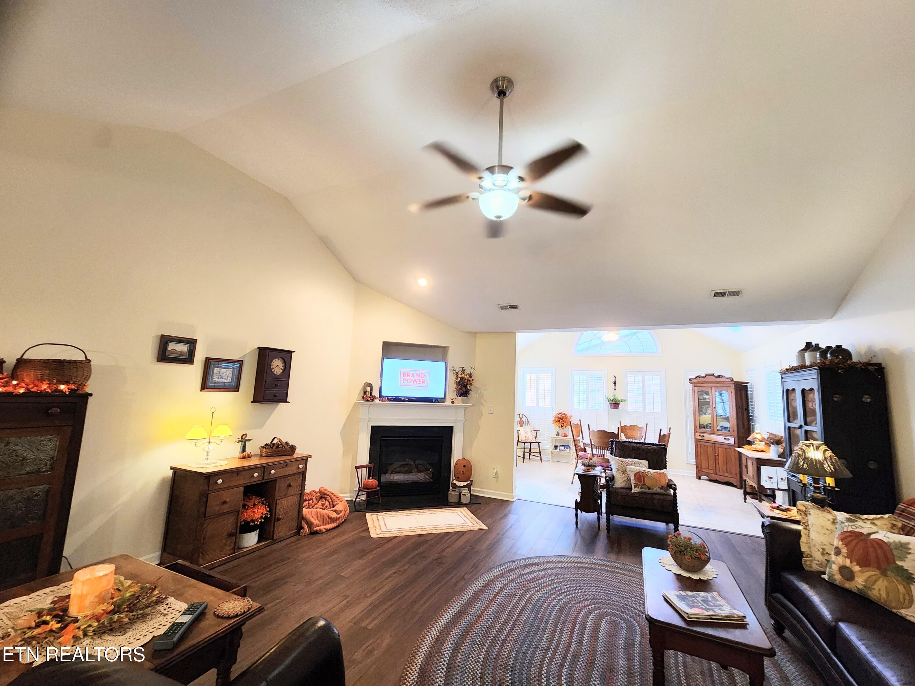 7038 Winter Oaks Way Knoxville TN 37918