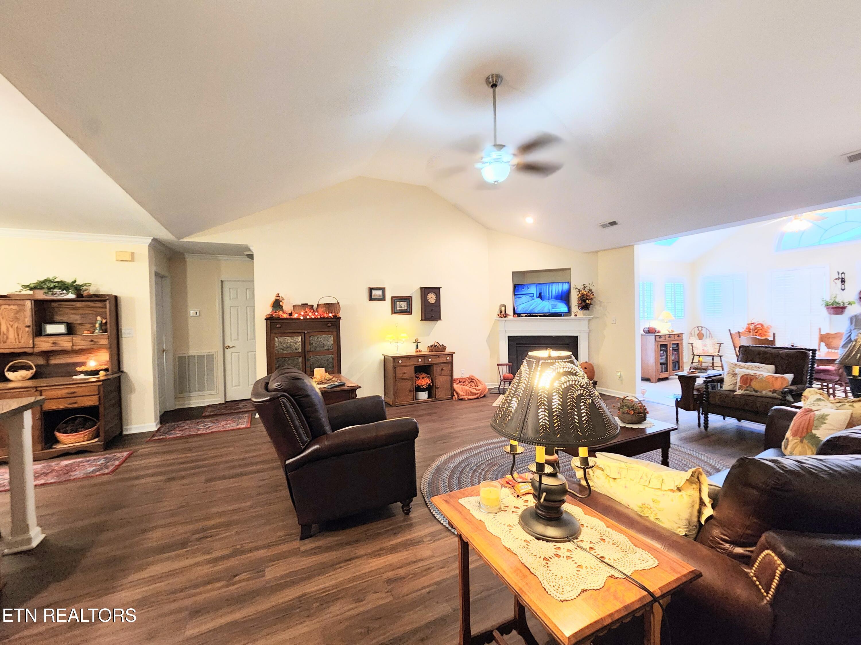 7038 Winter Oaks Way Knoxville TN 37918