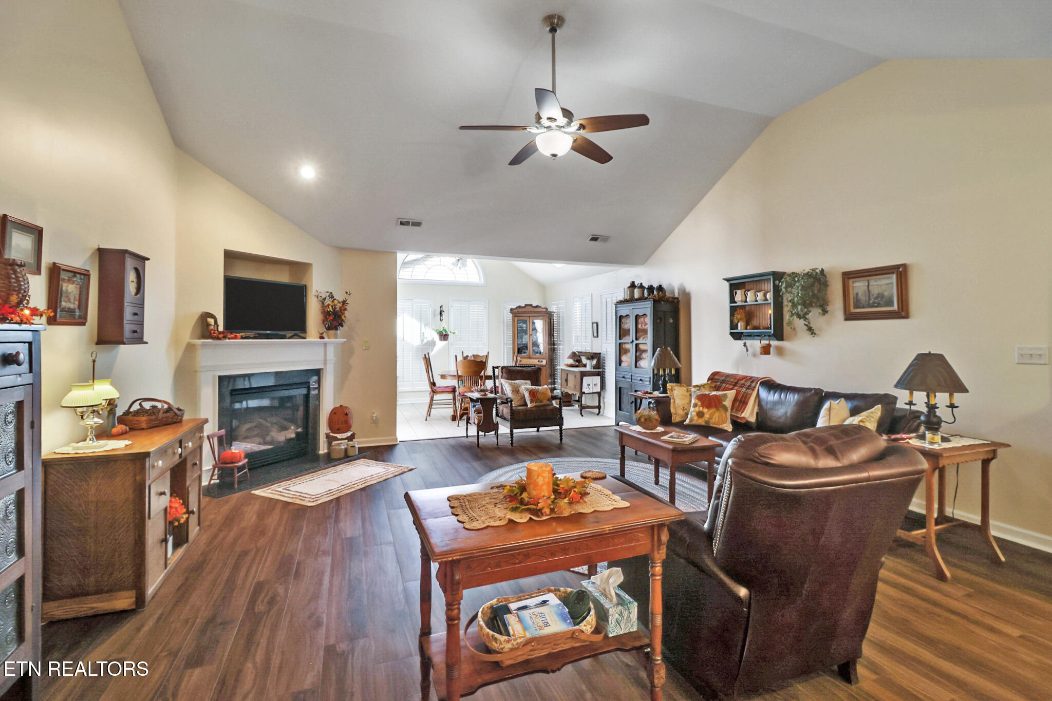 7038 Winter Oaks Way Knoxville TN 37918