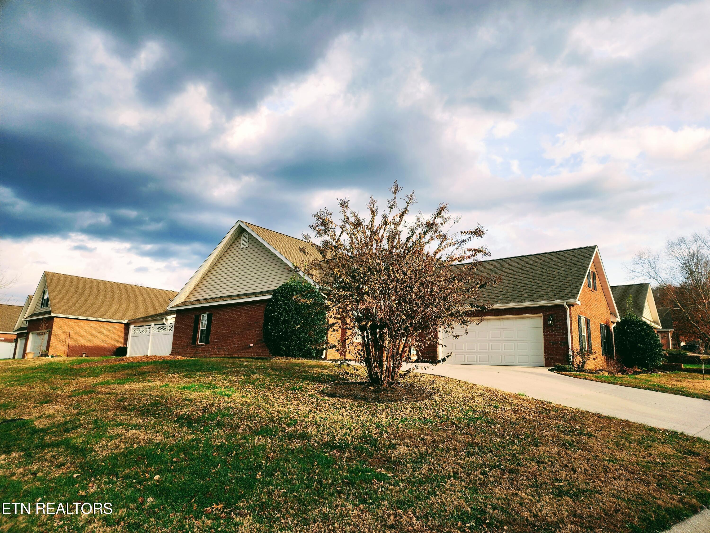 7038 Winter Oaks Way Knoxville TN 37918