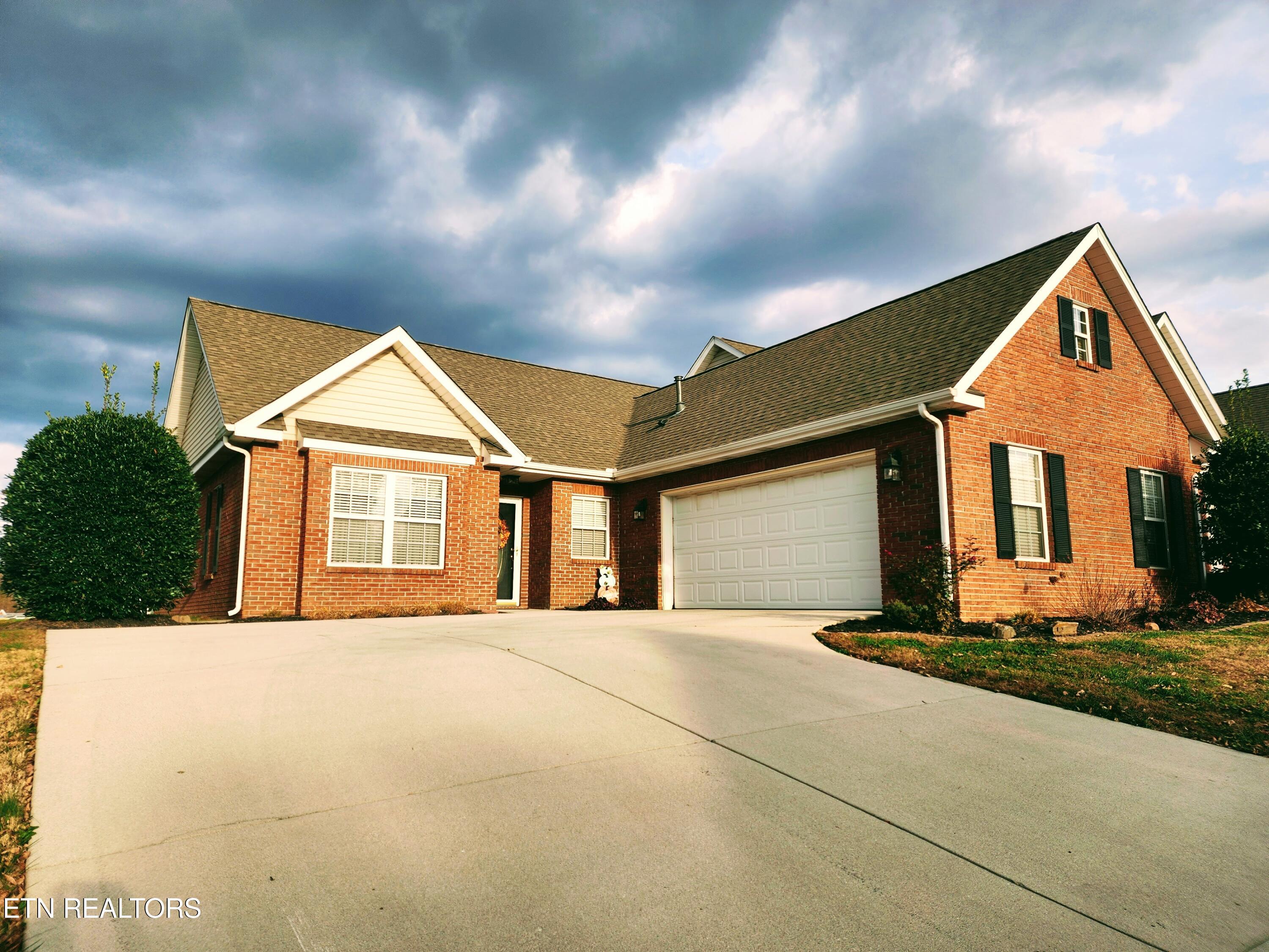 7038 Winter Oaks Way Knoxville TN 37918