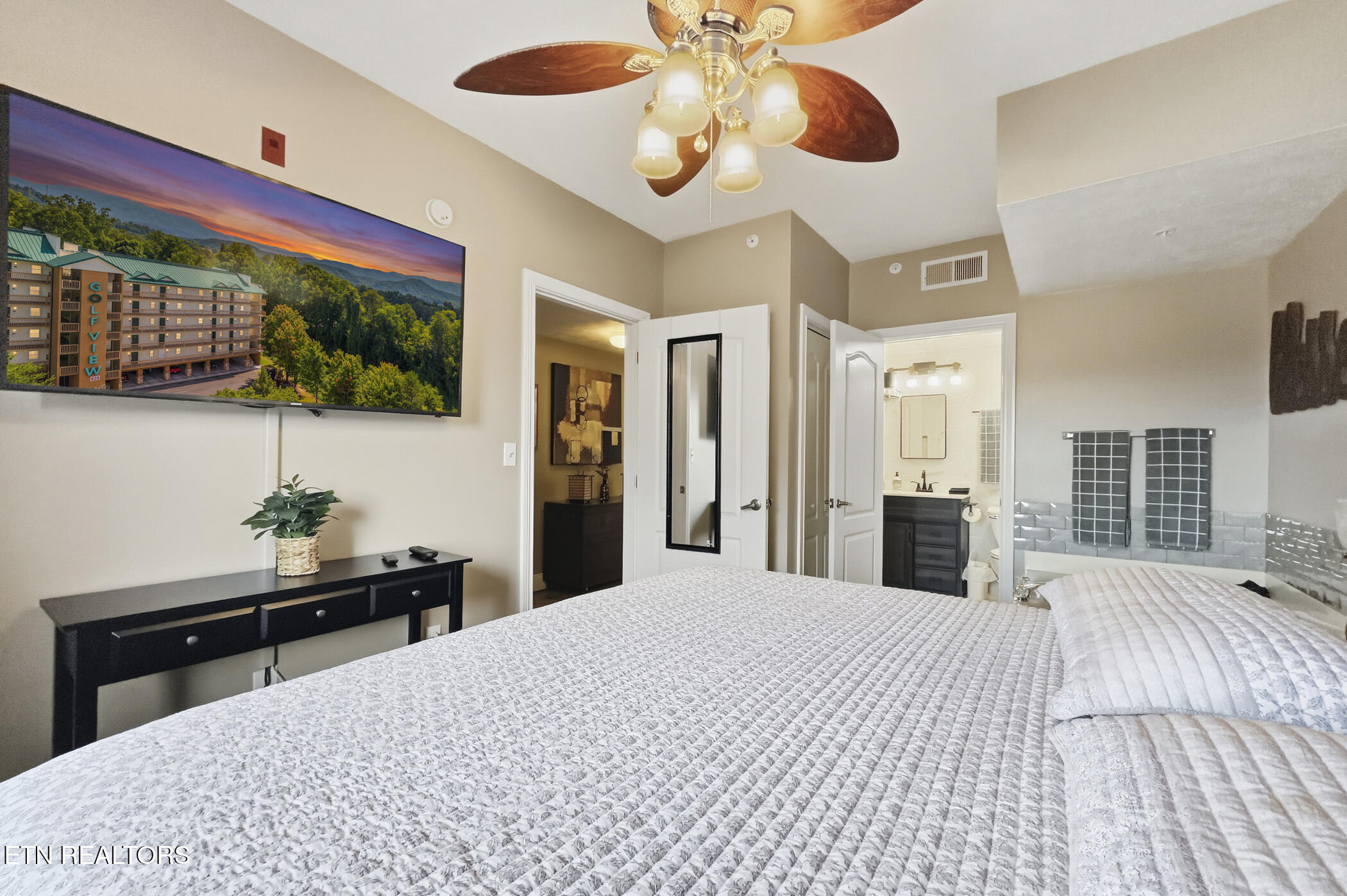 818 Golf View Boulevard Pigeon Forge TN 37863