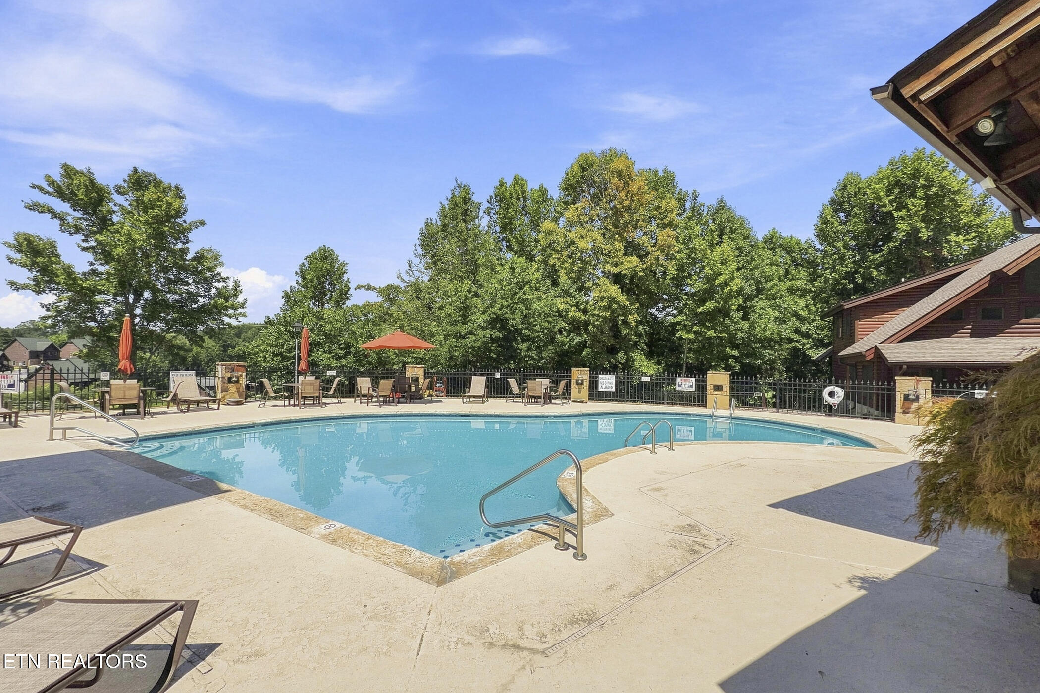 818 Golf View Boulevard Pigeon Forge TN 37863