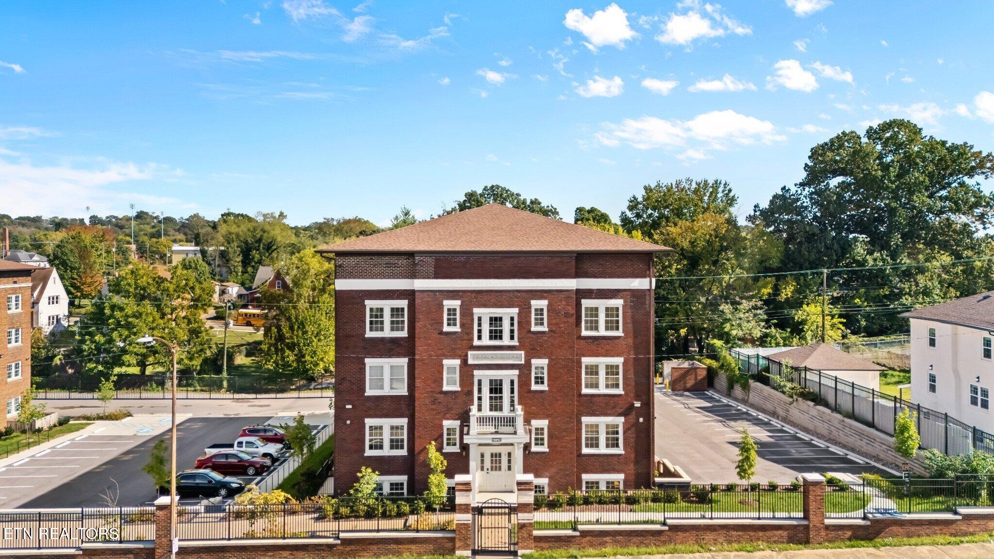 2724 E Magnolia Avenue Knoxville TN 37914