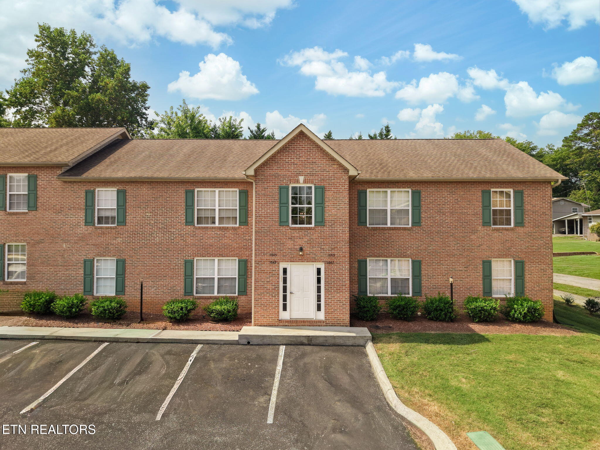 1643 Maple View Way Knoxville TN 37918