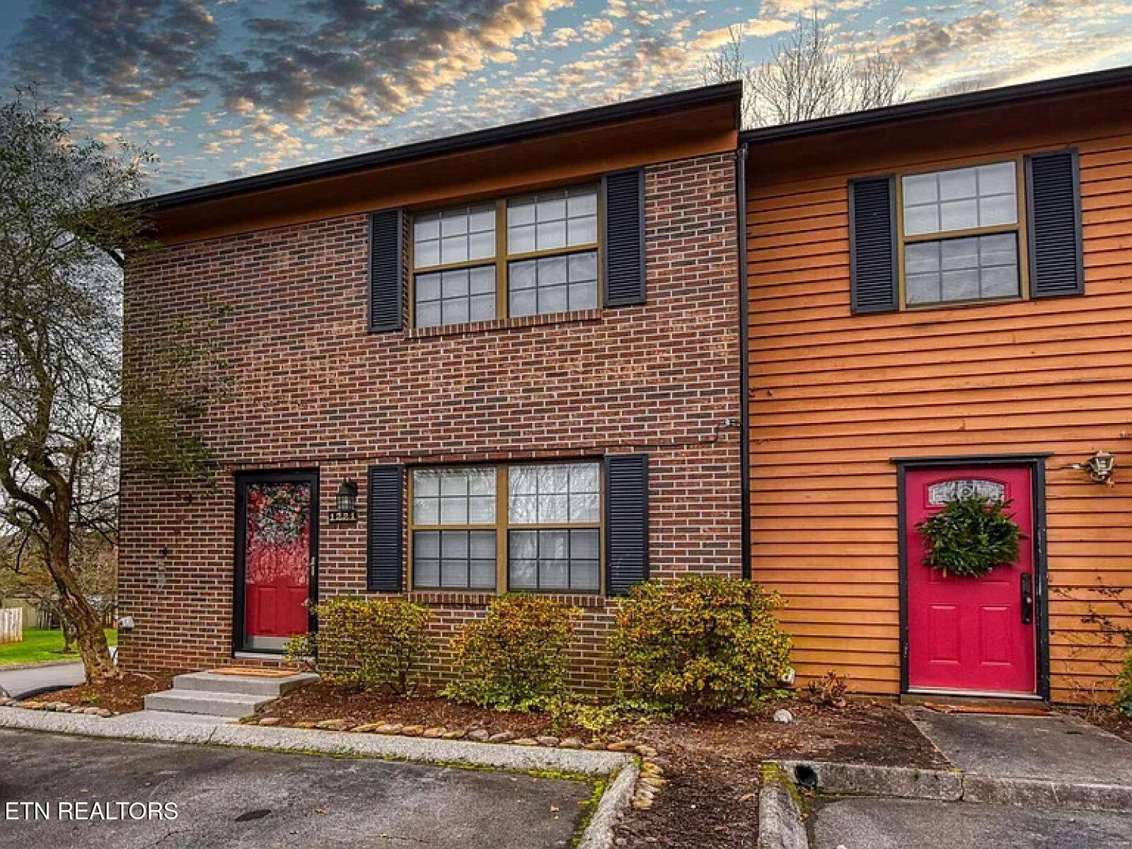 1221 Crest Brook Drive Knoxville TN 37923