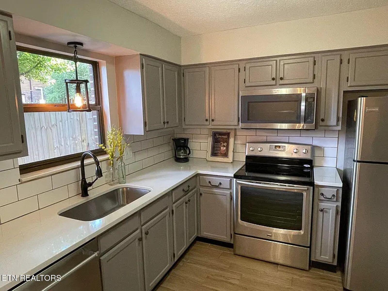 1221 Crest Brook Drive Knoxville TN 37923