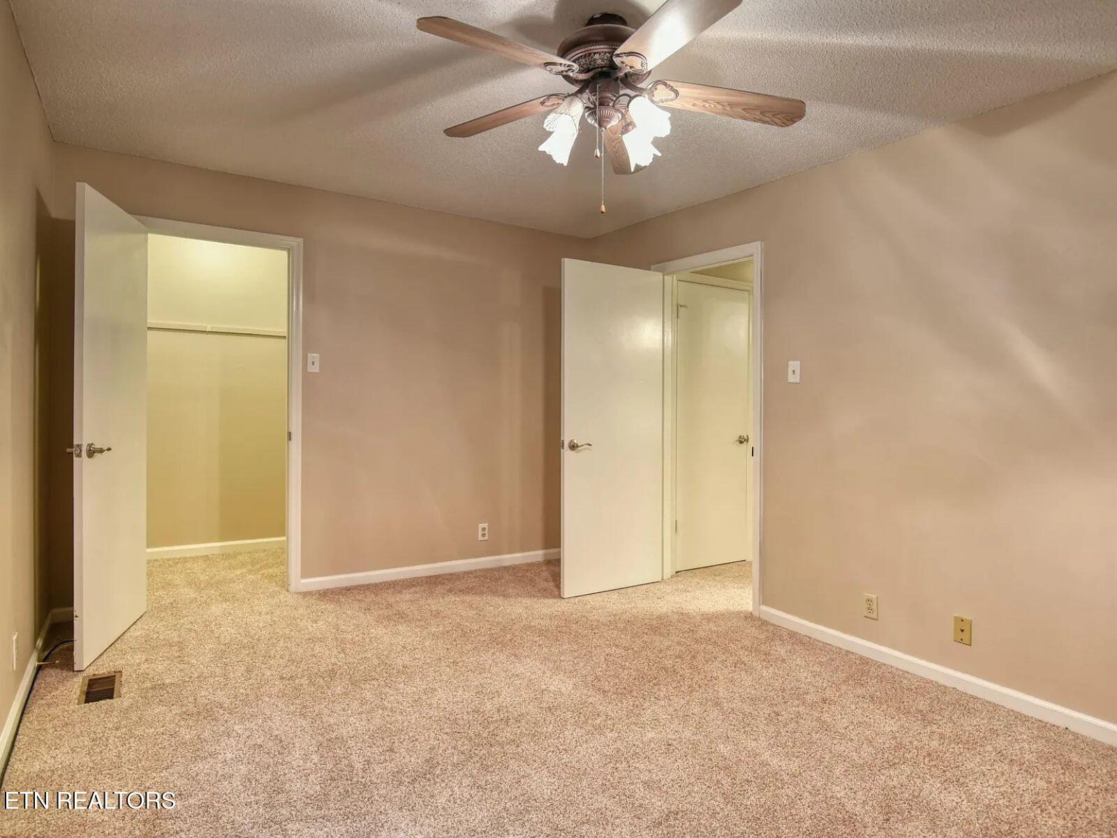 1221 Crest Brook Drive Knoxville TN 37923