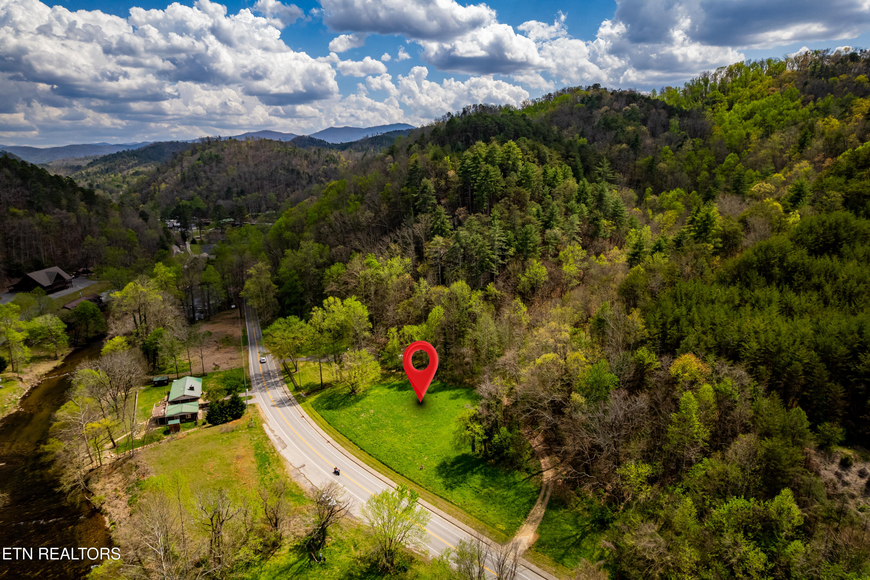 Cherohala Skyway Tellico Plains TN 37385
