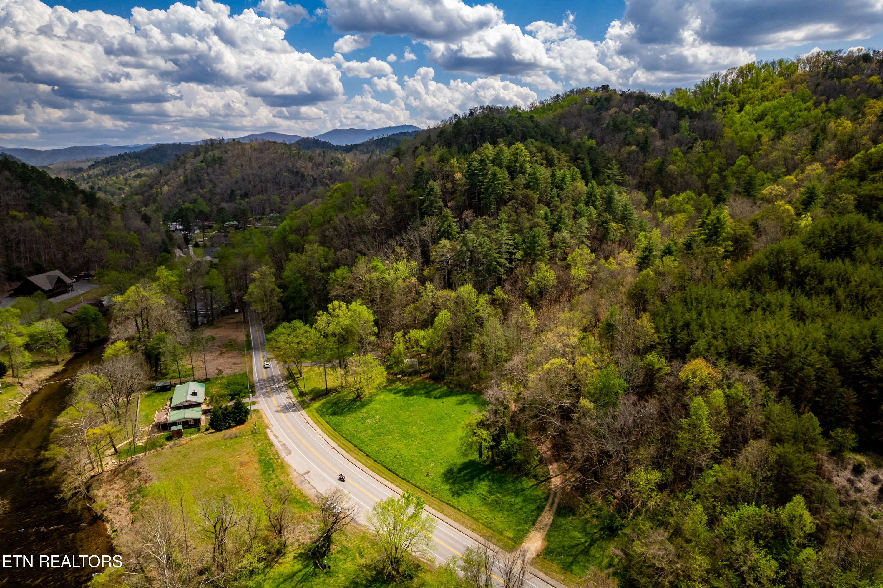 Cherohala Skyway Tellico Plains TN 37385