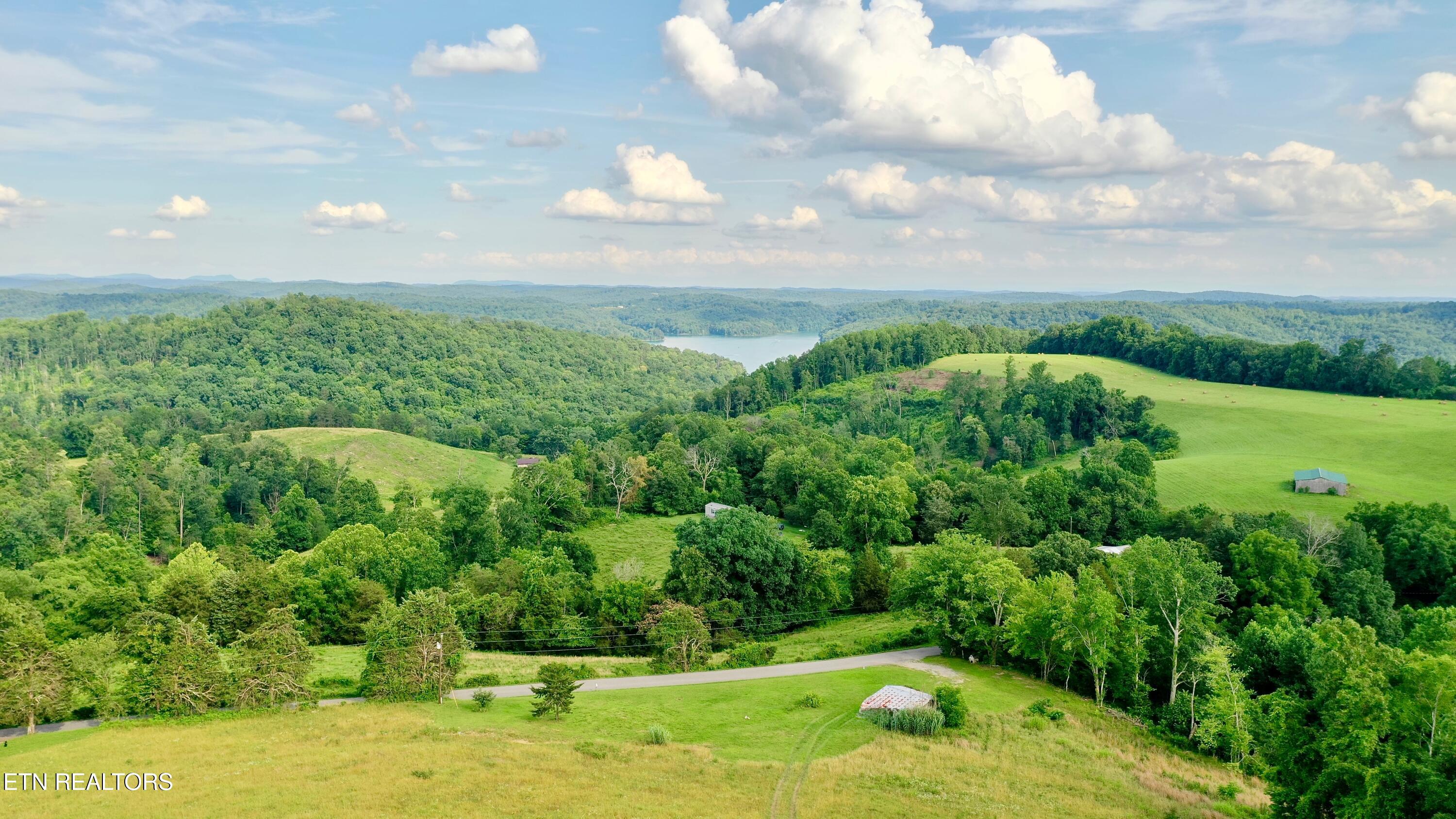 1514 Chestnut Stump Road Lafollette TN 37766