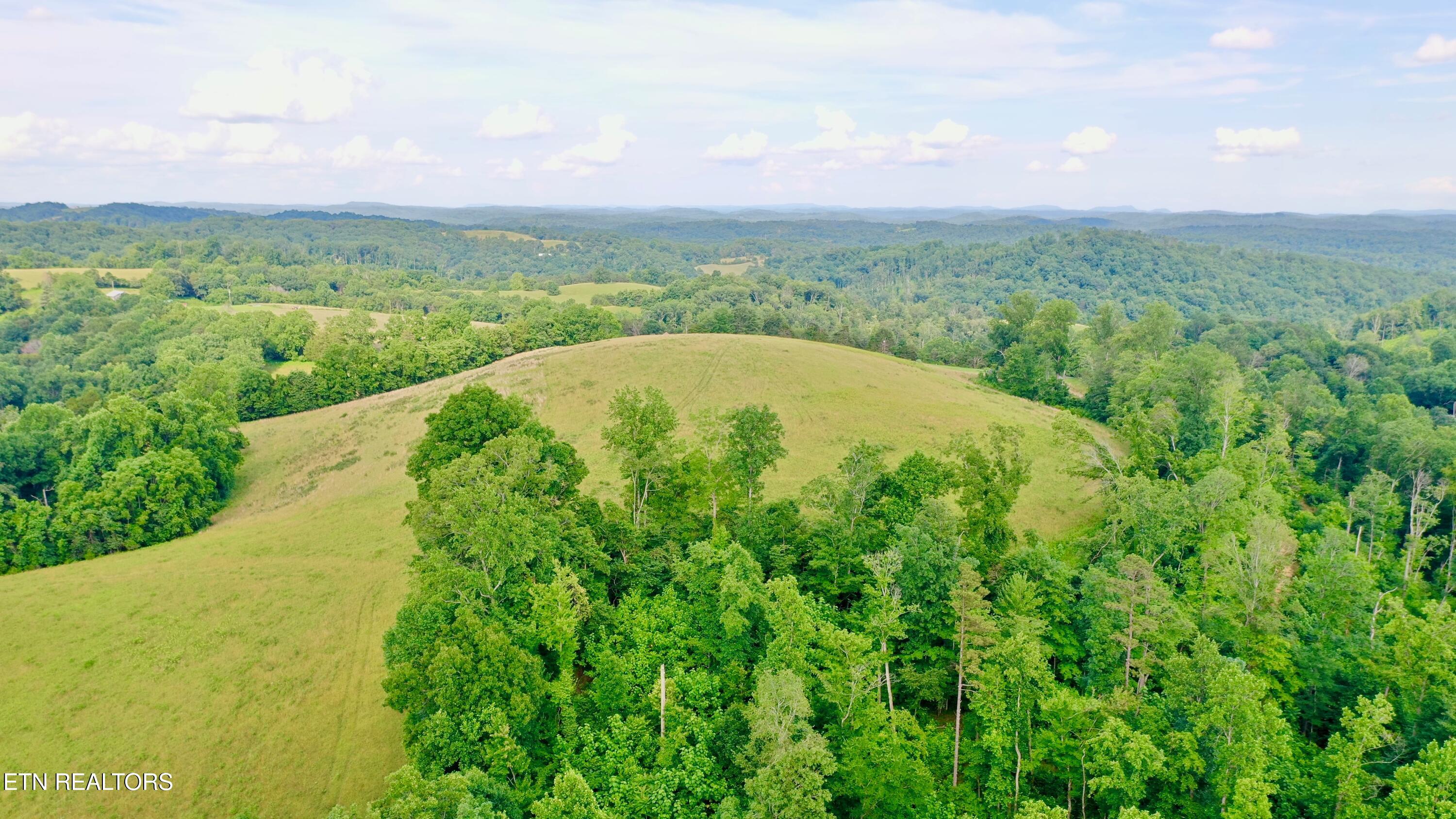 1514 Chestnut Stump Road Lafollette TN 37766