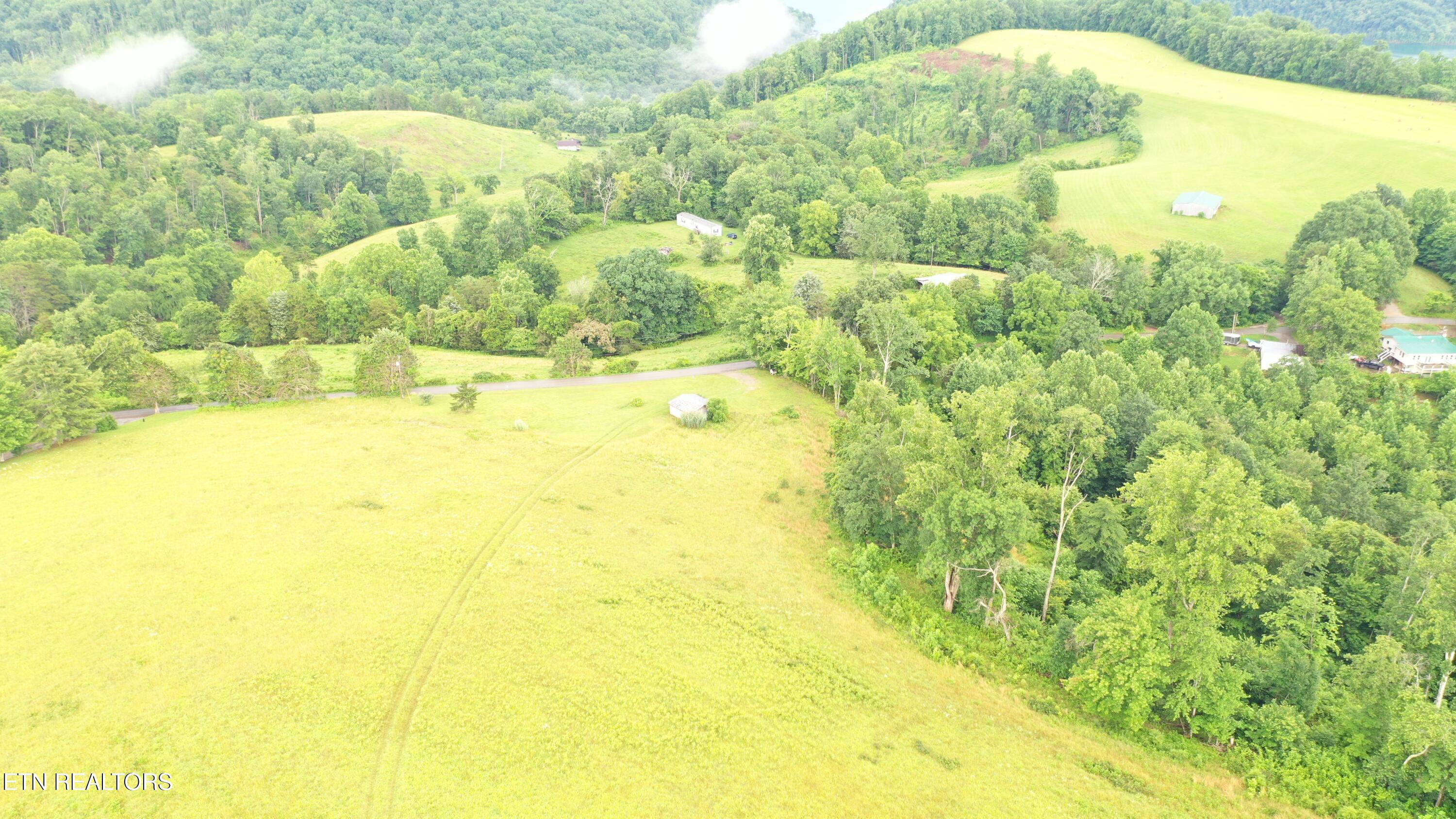 1514 Chestnut Stump Road Lafollette TN 37766