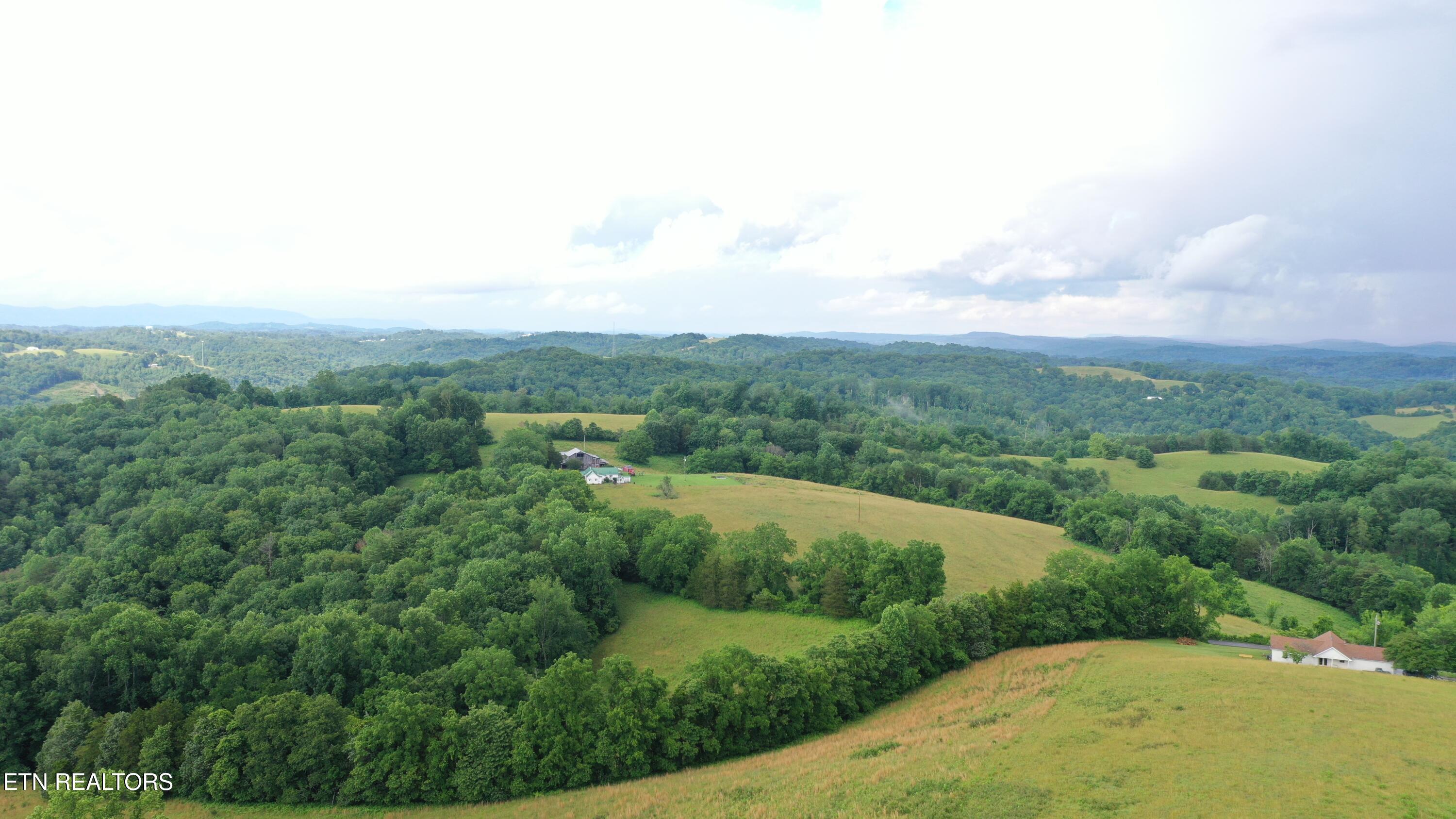 1514 Chestnut Stump Road Lafollette TN 37766