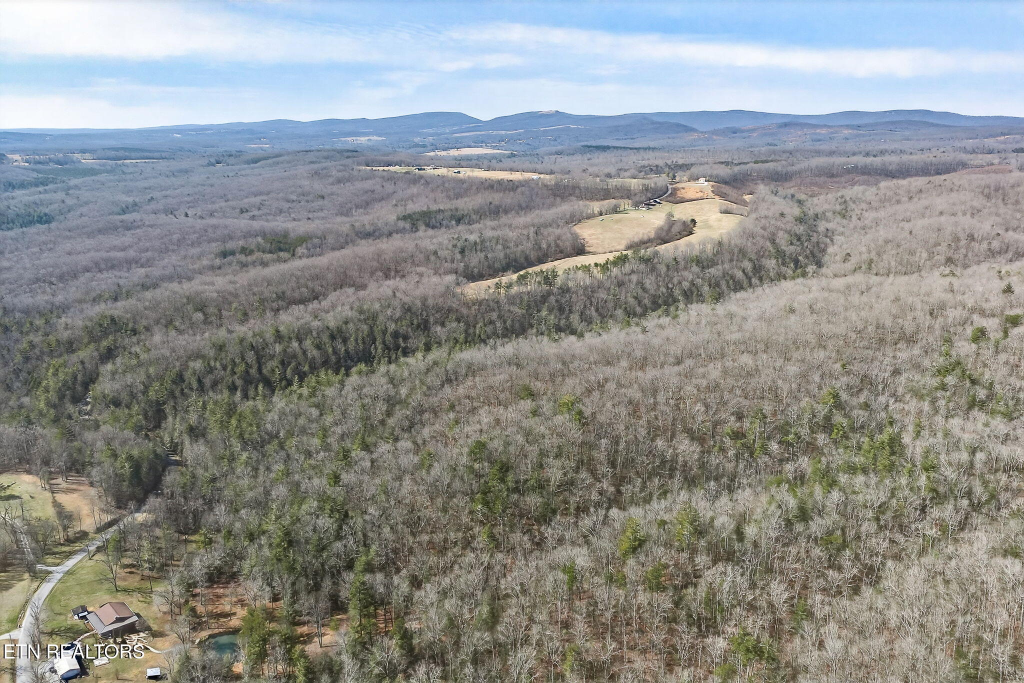 Dogwood Road Grandview TN 37337