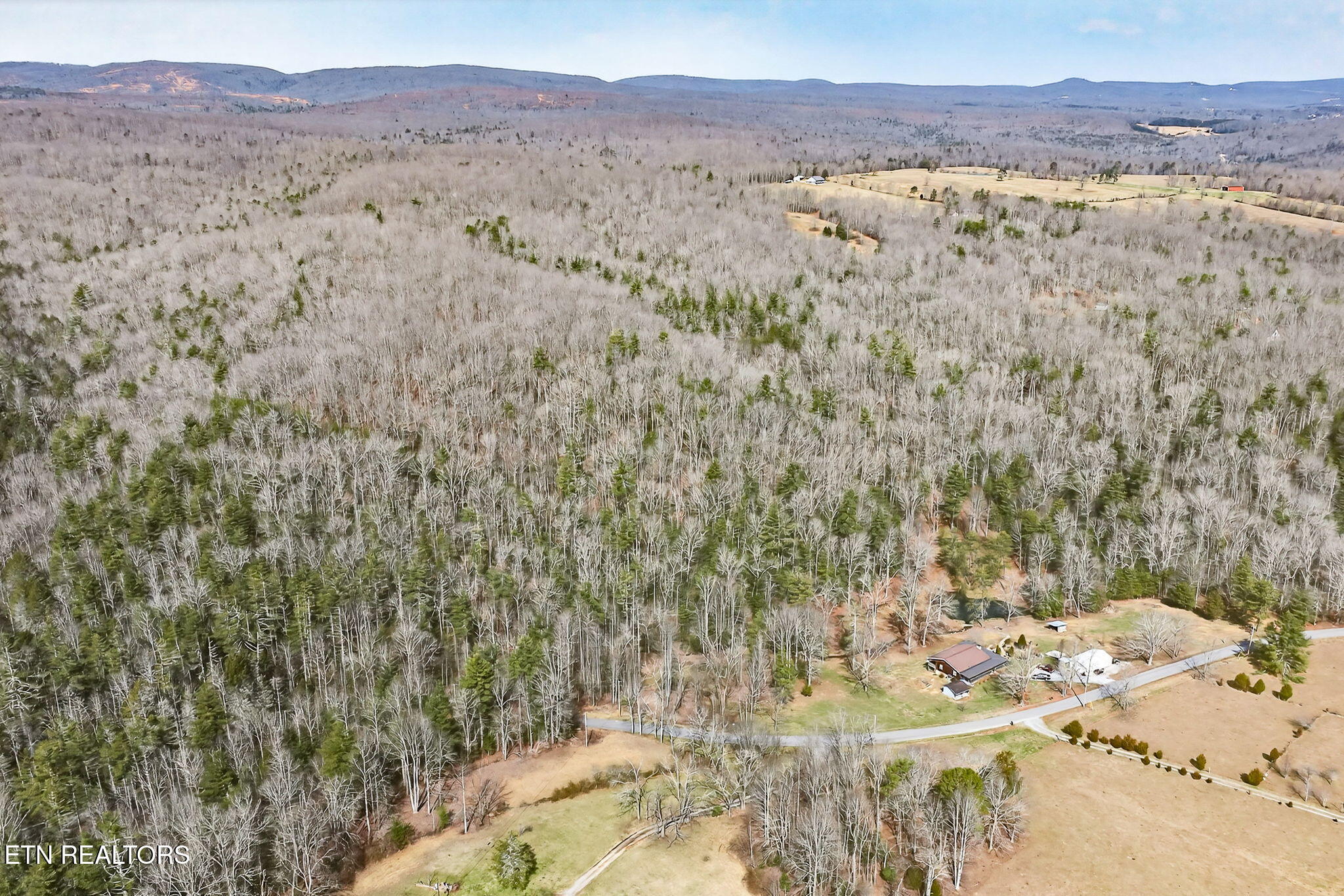 Dogwood Road Grandview TN 37337
