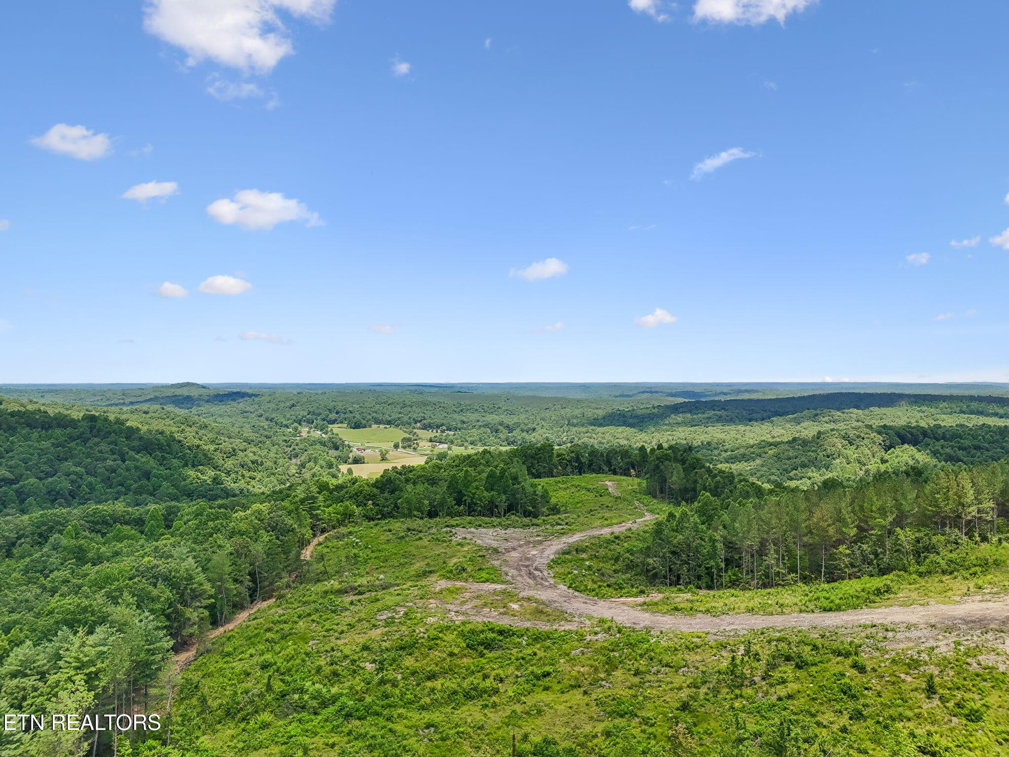 Nydeck Road Robbins TN 37852