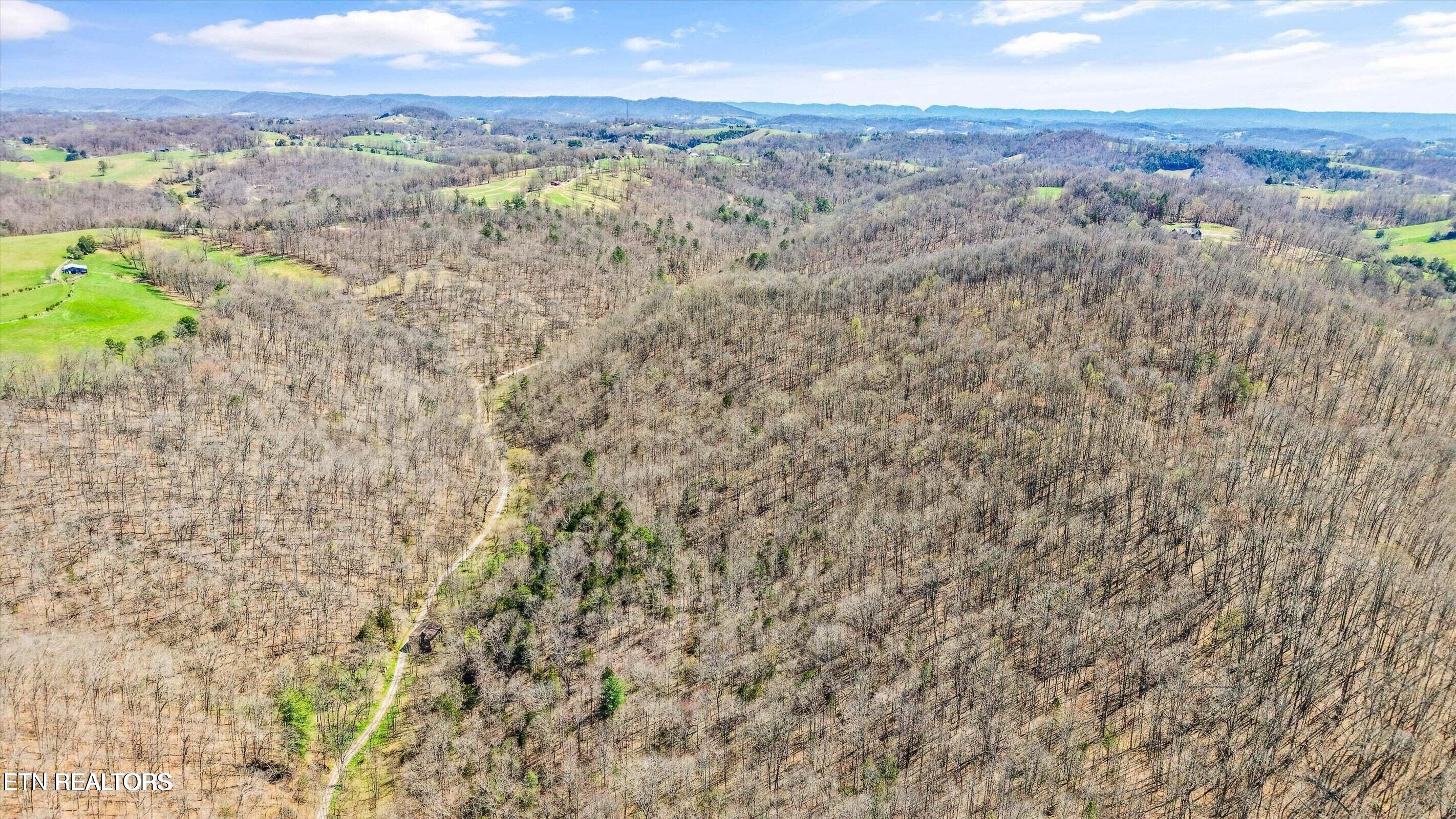 515 Robinson Road New Tazewell TN 37825