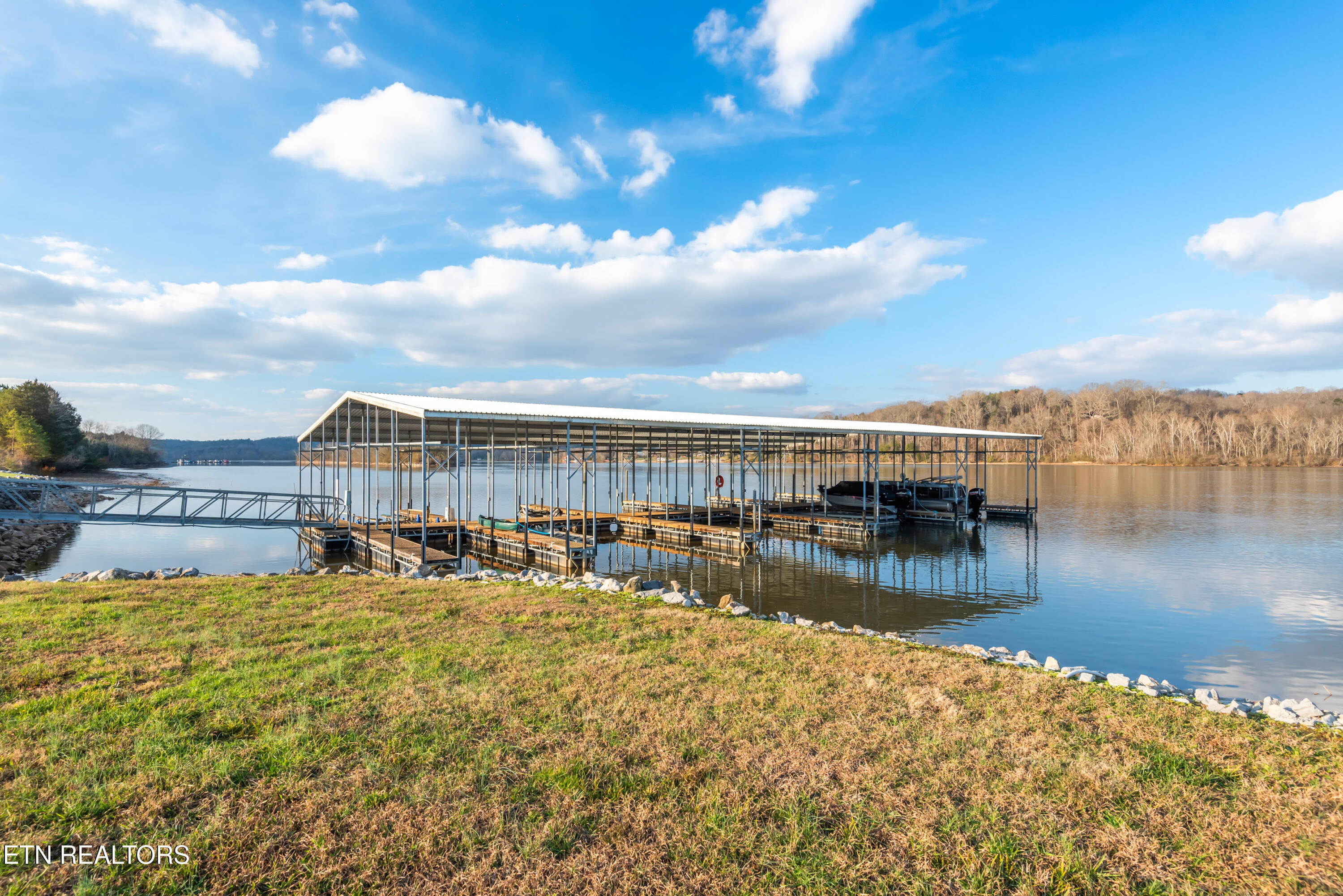 305 Charleston Light Loudon TN 37774
