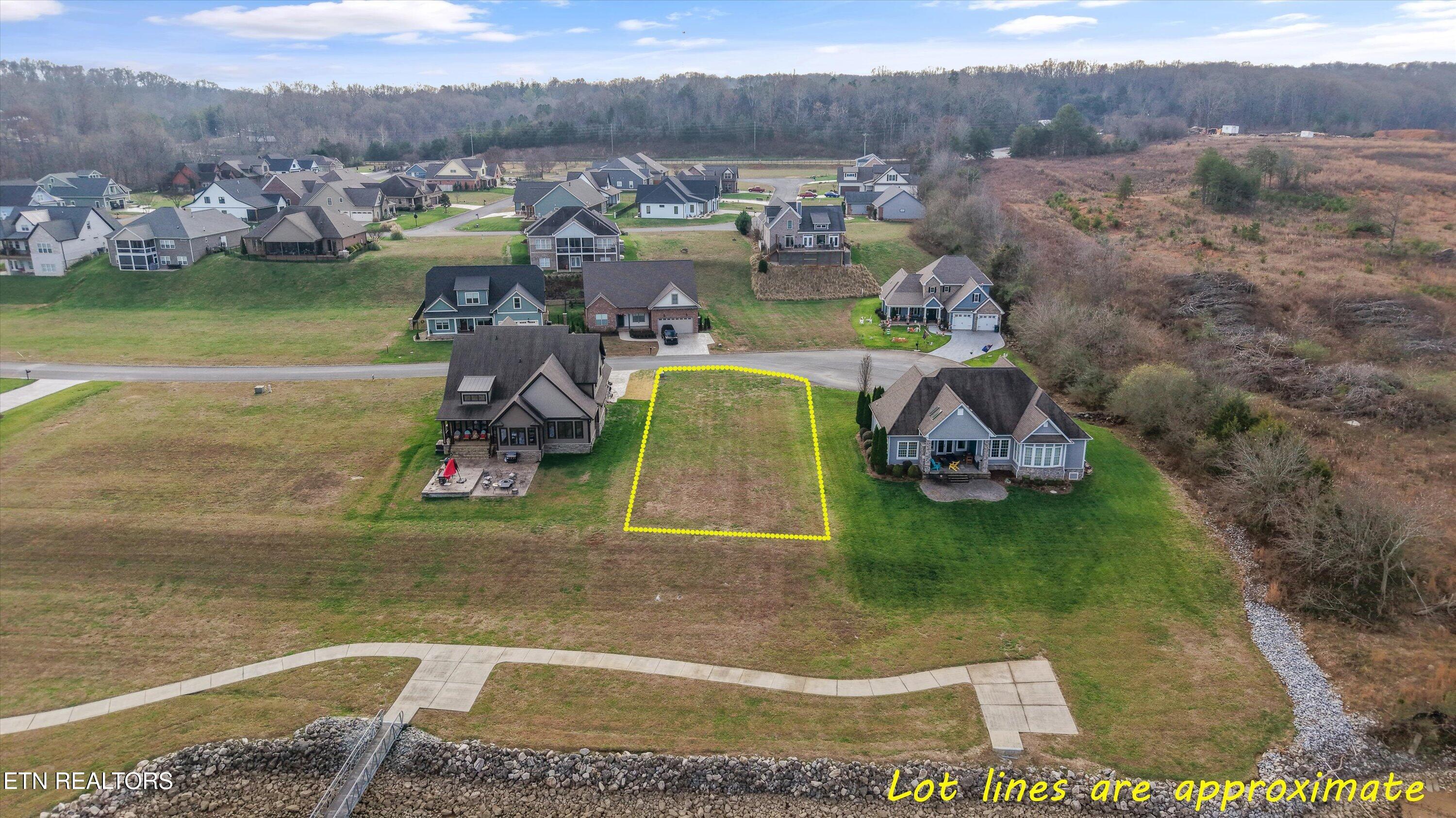 305 Charleston Light Loudon TN 37774