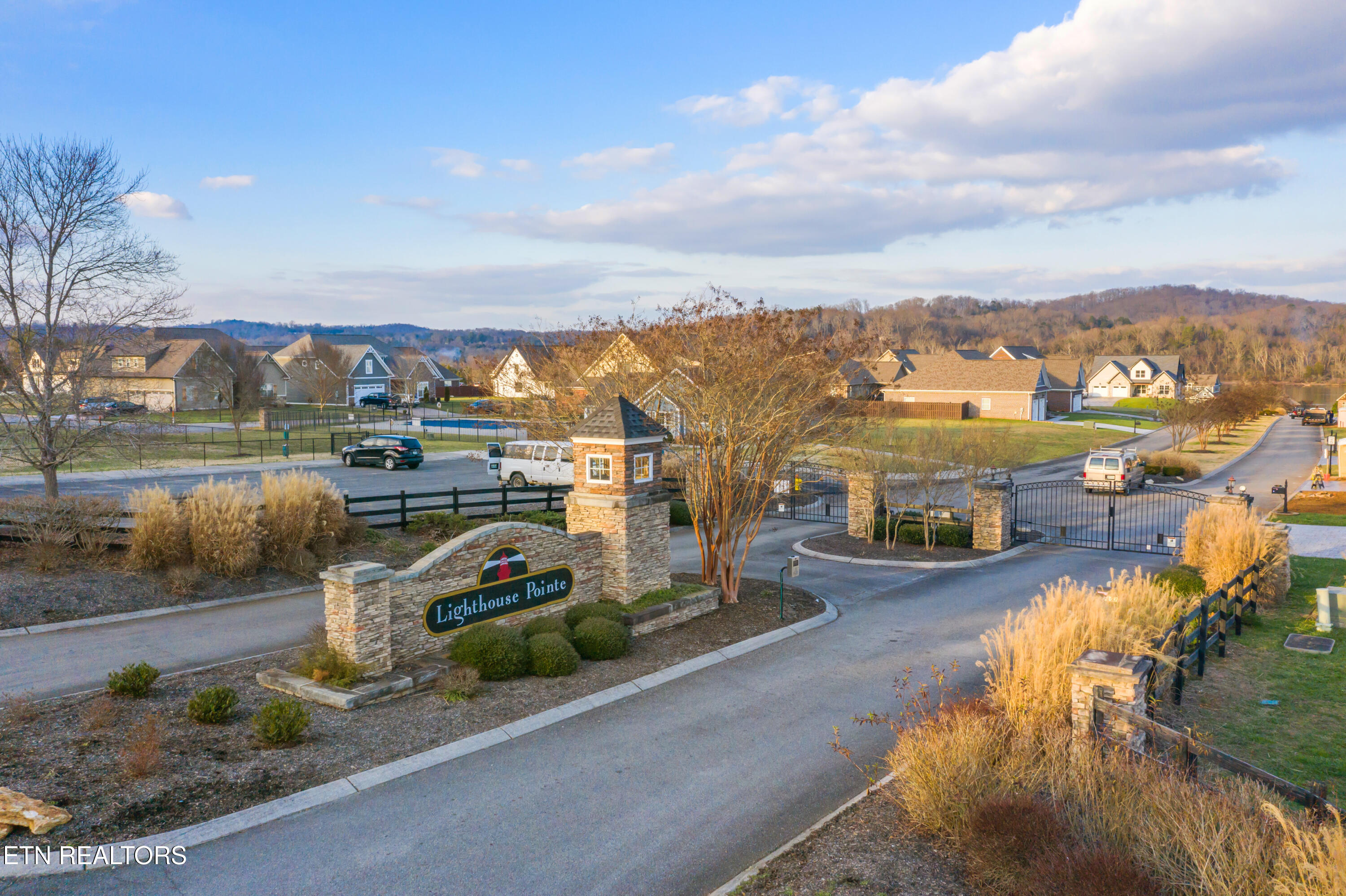 305 Charleston Light Loudon TN 37774