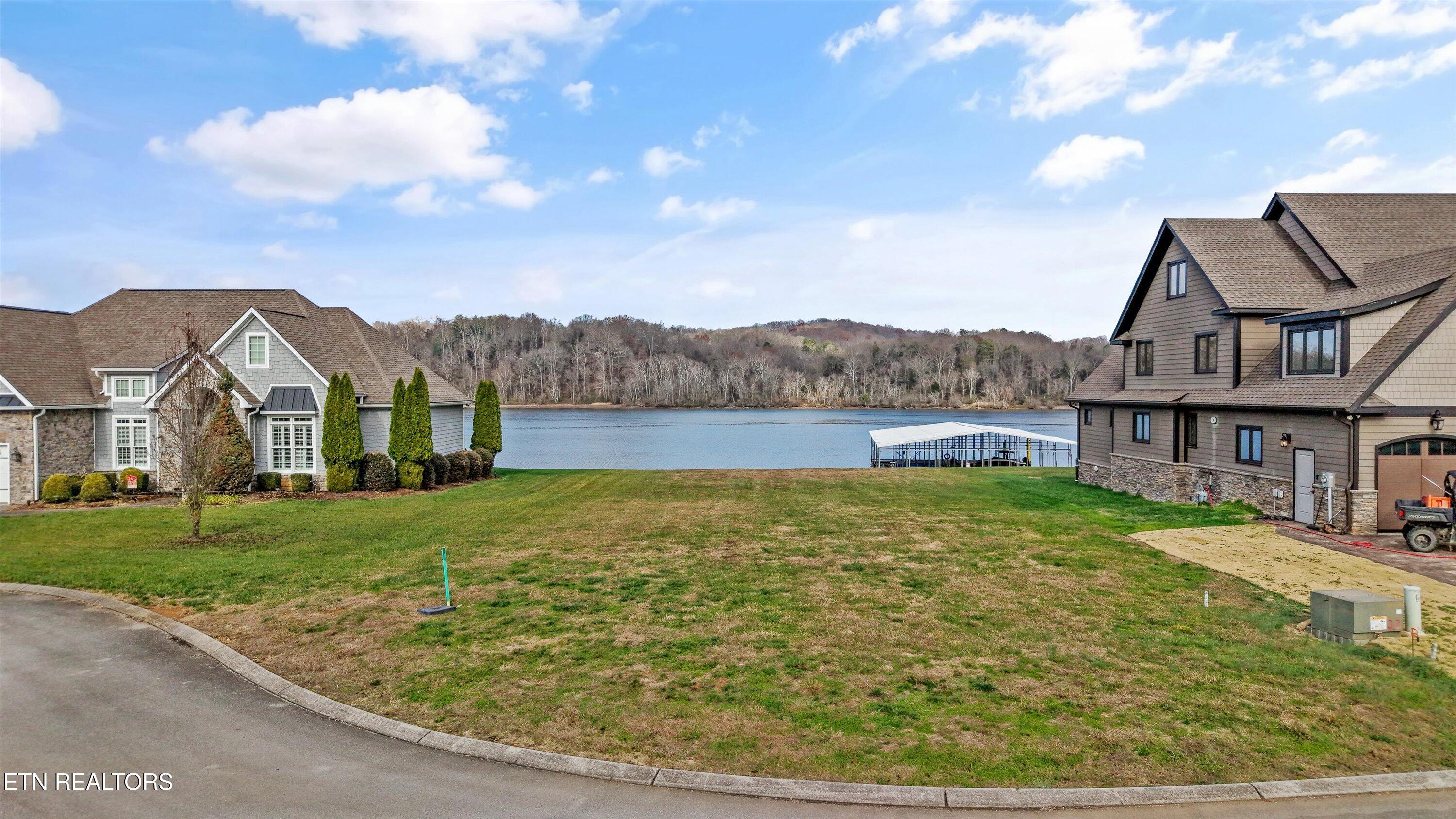 305 Charleston Light Loudon TN 37774