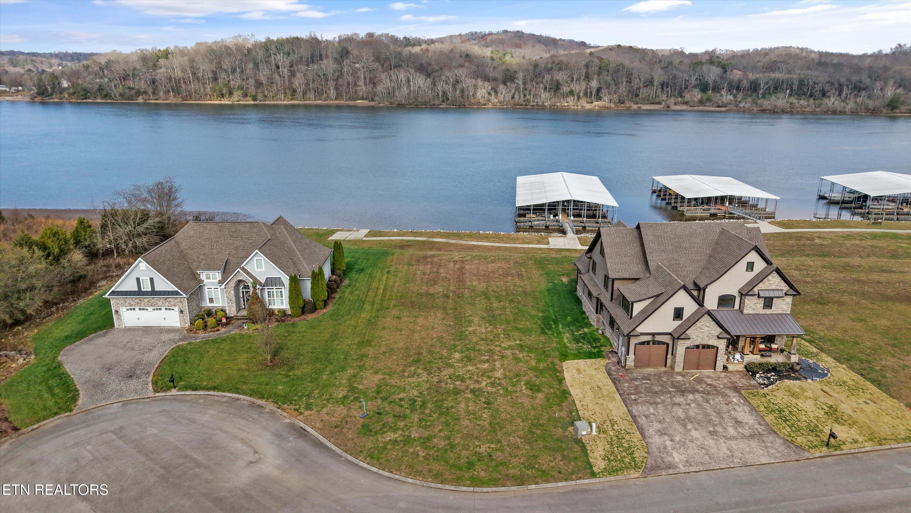 305 Charleston Light Loudon TN 37774