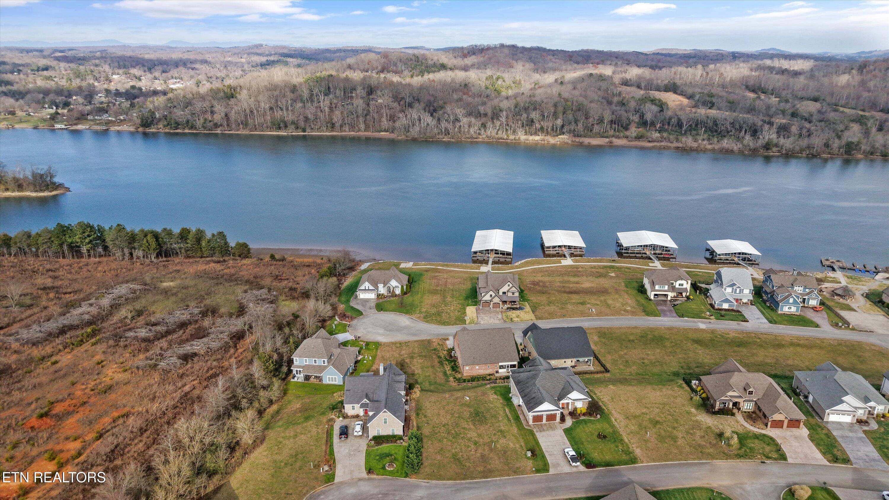 305 Charleston Light Loudon TN 37774