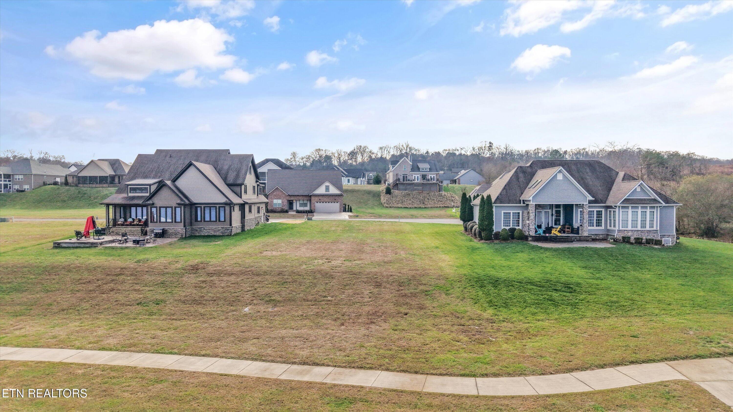 305 Charleston Light Loudon TN 37774