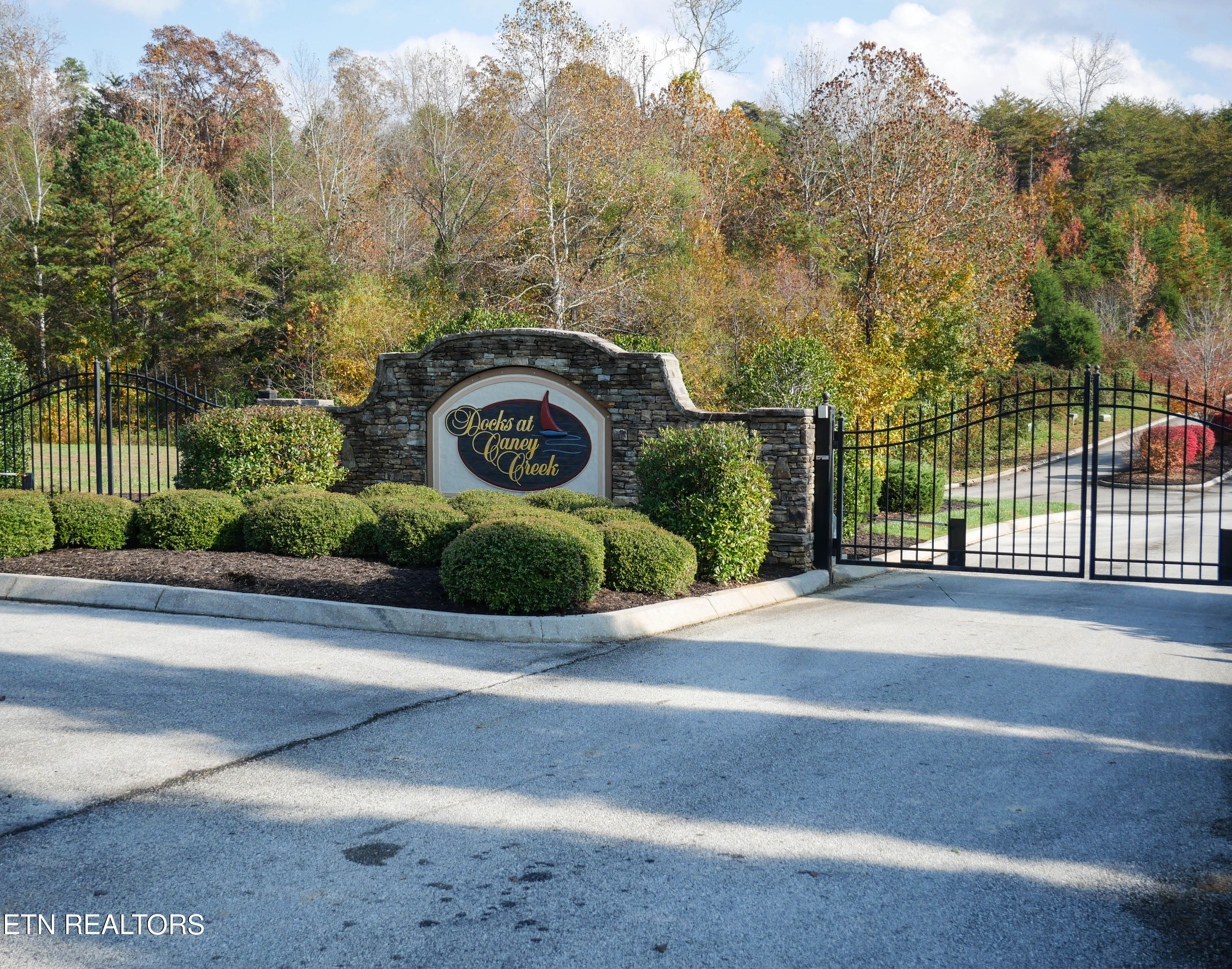 147 Docks Of The Bay Drive Harriman TN 37748