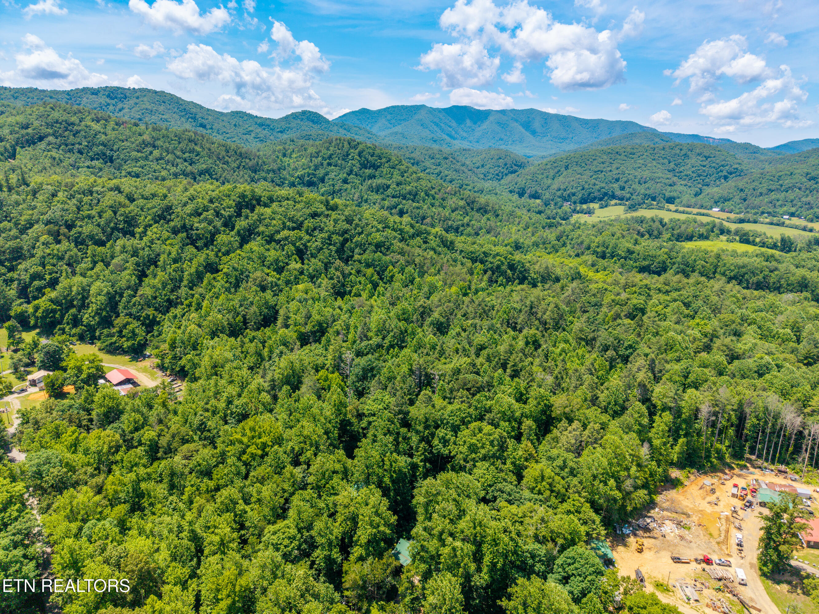 8246 Tennessee Highway 73 Townsend TN 37882
