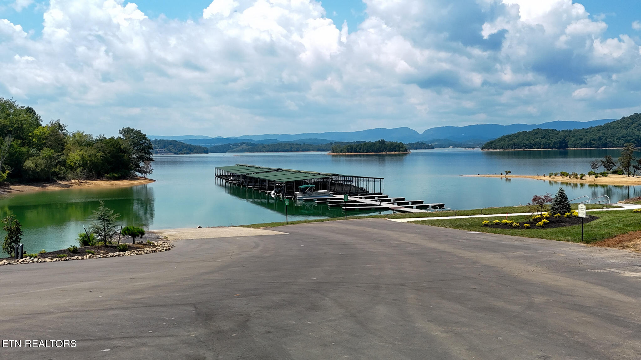 2093 Edgewater Sound Morristown TN 37814